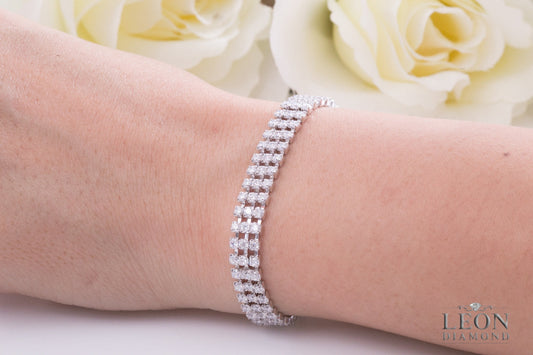 Minimalist vs Bold Tennis Bracelets - Leon Diamond