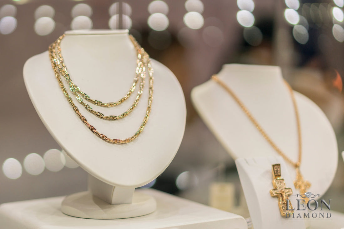 Incorporate Statement Jewelry into Casual Looks - Leon Diamond 