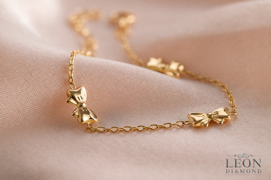 Jewelry for Baby Showers: Celebrating New Beginnings with Meaningful Gifts - Leon Diamond 