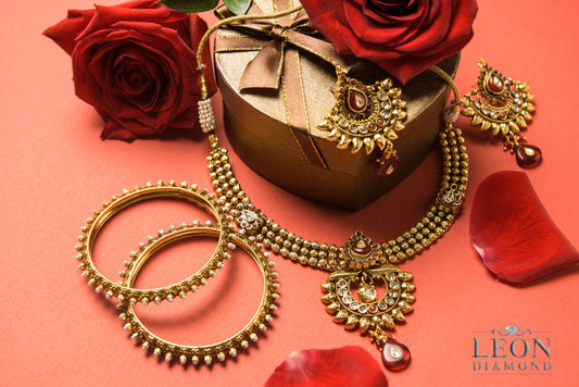 How to Choose the Right Jewelry for Weddings and Anniversaries