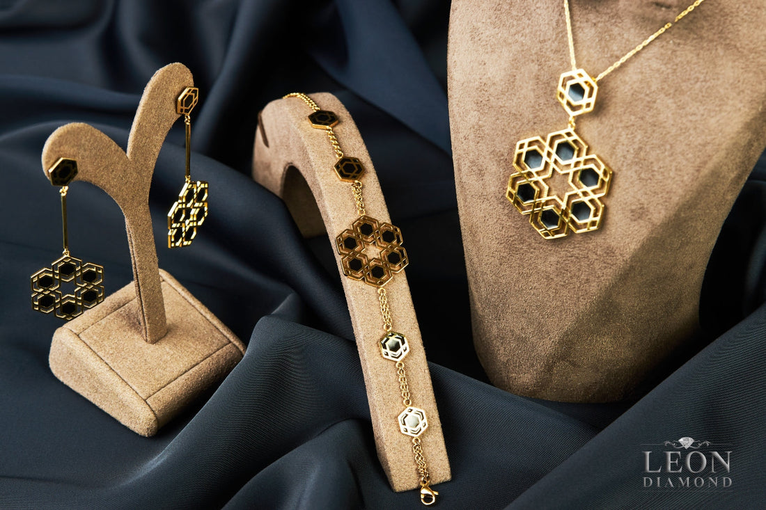 The Psychology of Wearing Expensive Jewelry - Leon Diamond 