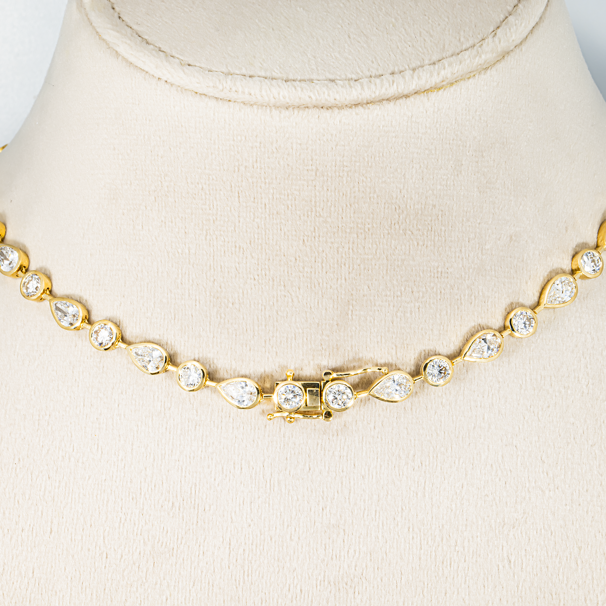 14K Yellow Gold Bezel Set Pear & Oval Cut Diamond Satellite Necklace 17.64ct