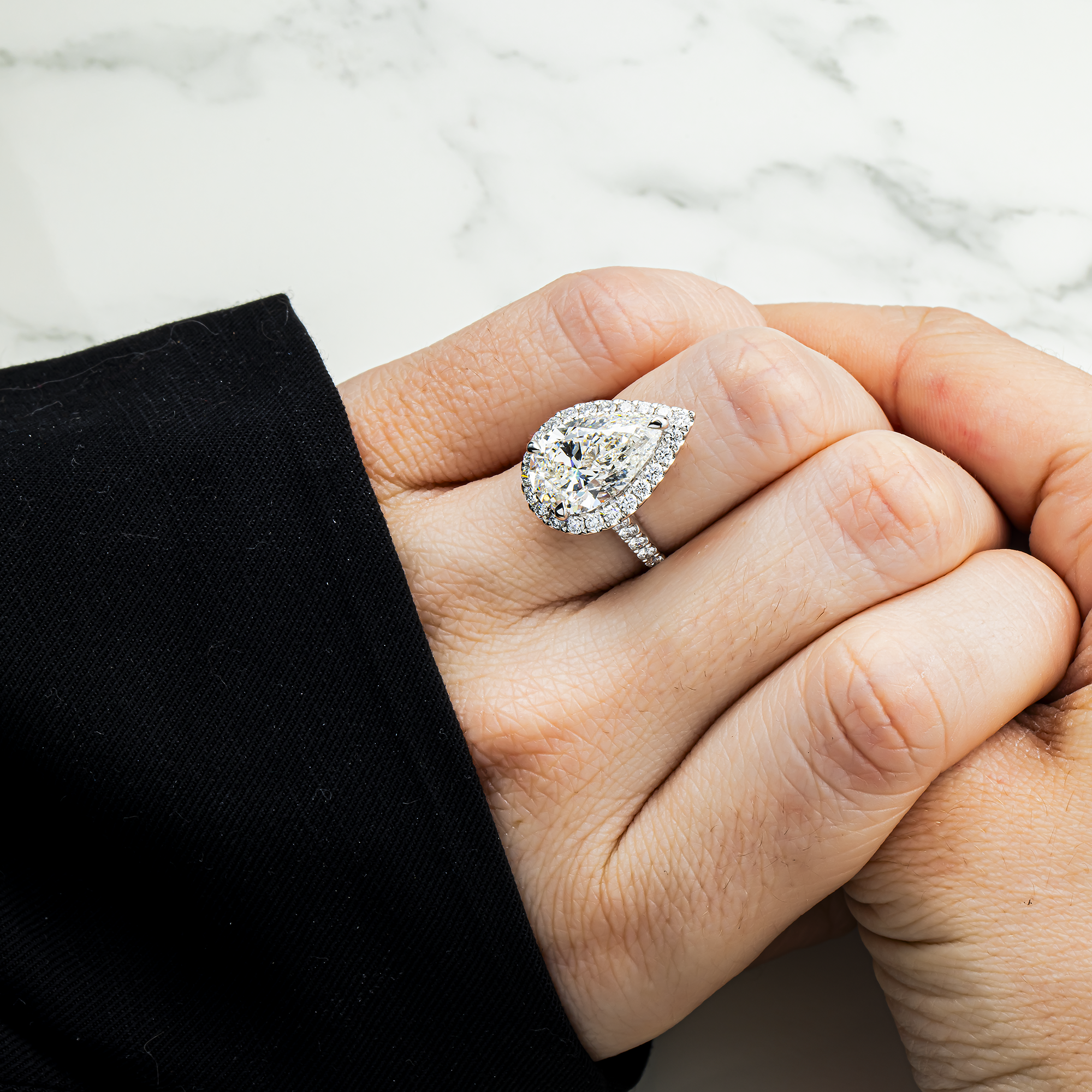 18K White Gold 5.50ct Pear Cut Diamond Engagement Ring 6.39ctw