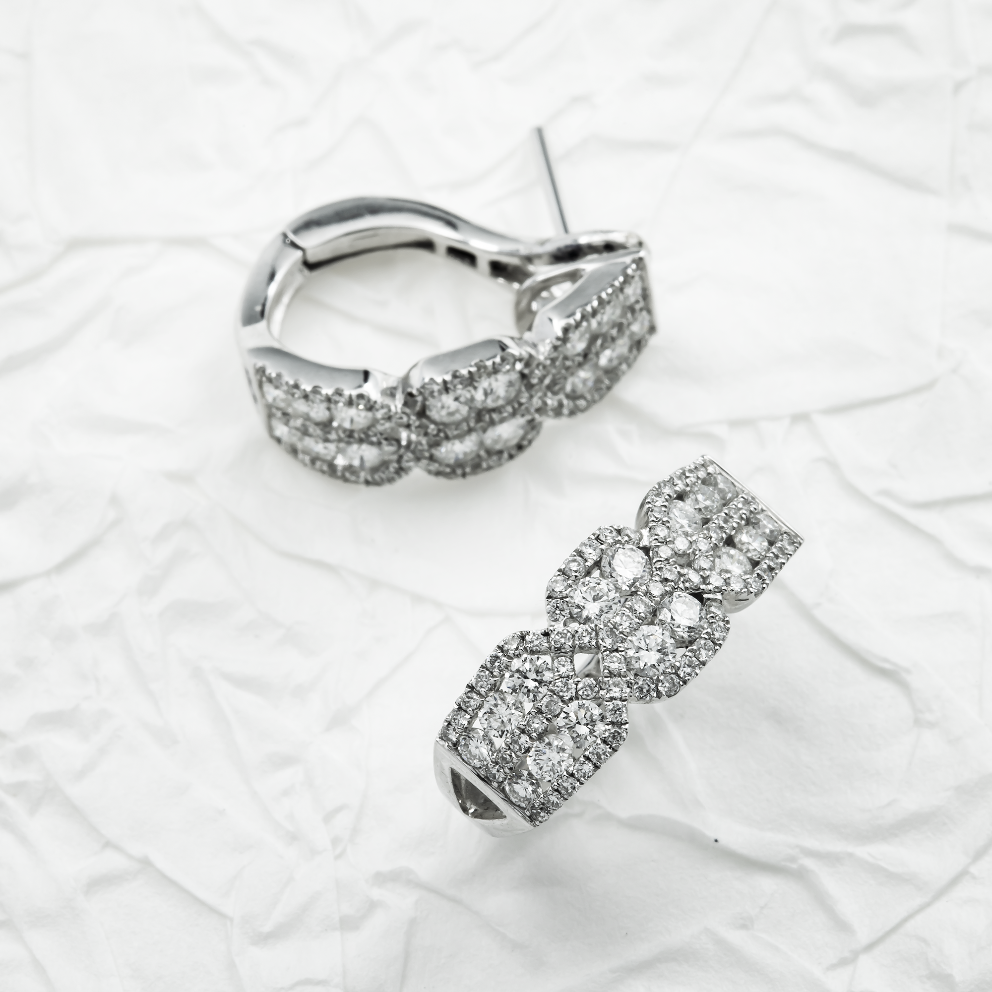 18K White Gold Detailed Round Diamond Hoop Earrings 1.45ct