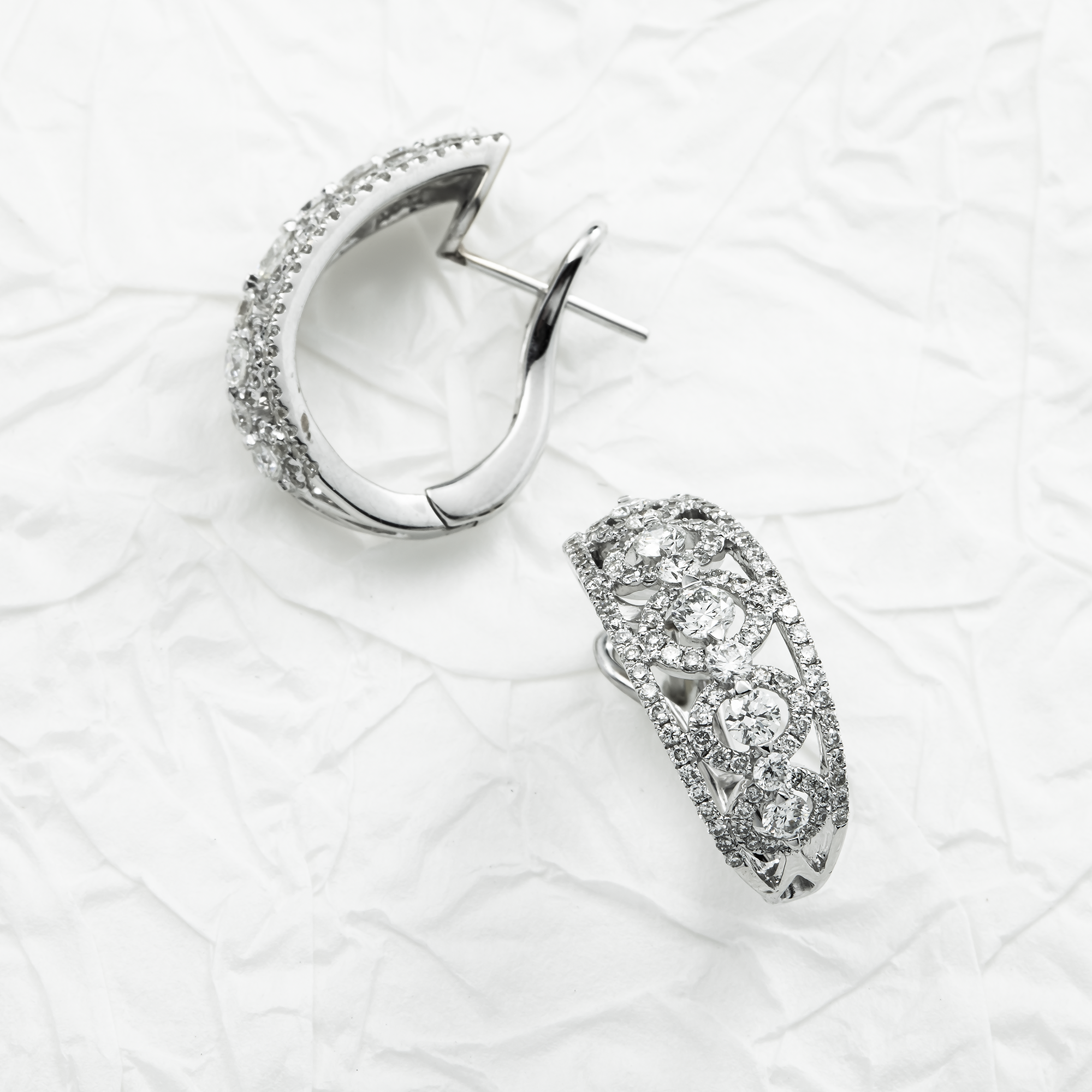 18K White Gold Detailed Round Diamond Hoop Earrings 1.64ctw