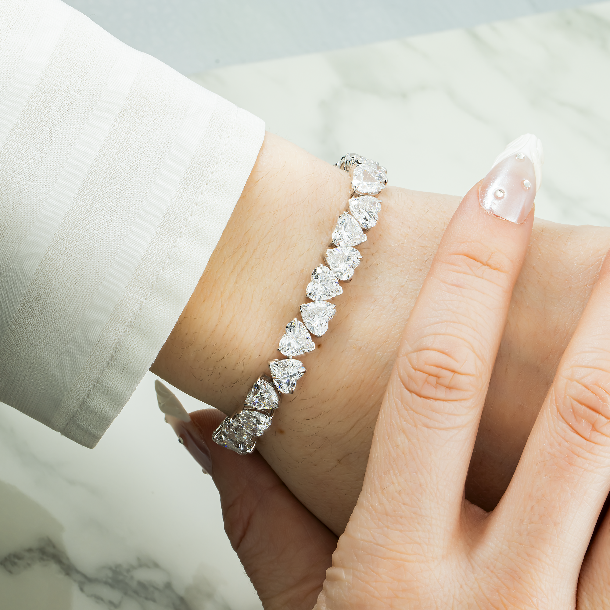 14K White Gold Heart Diamond Bracelet 28.72ct