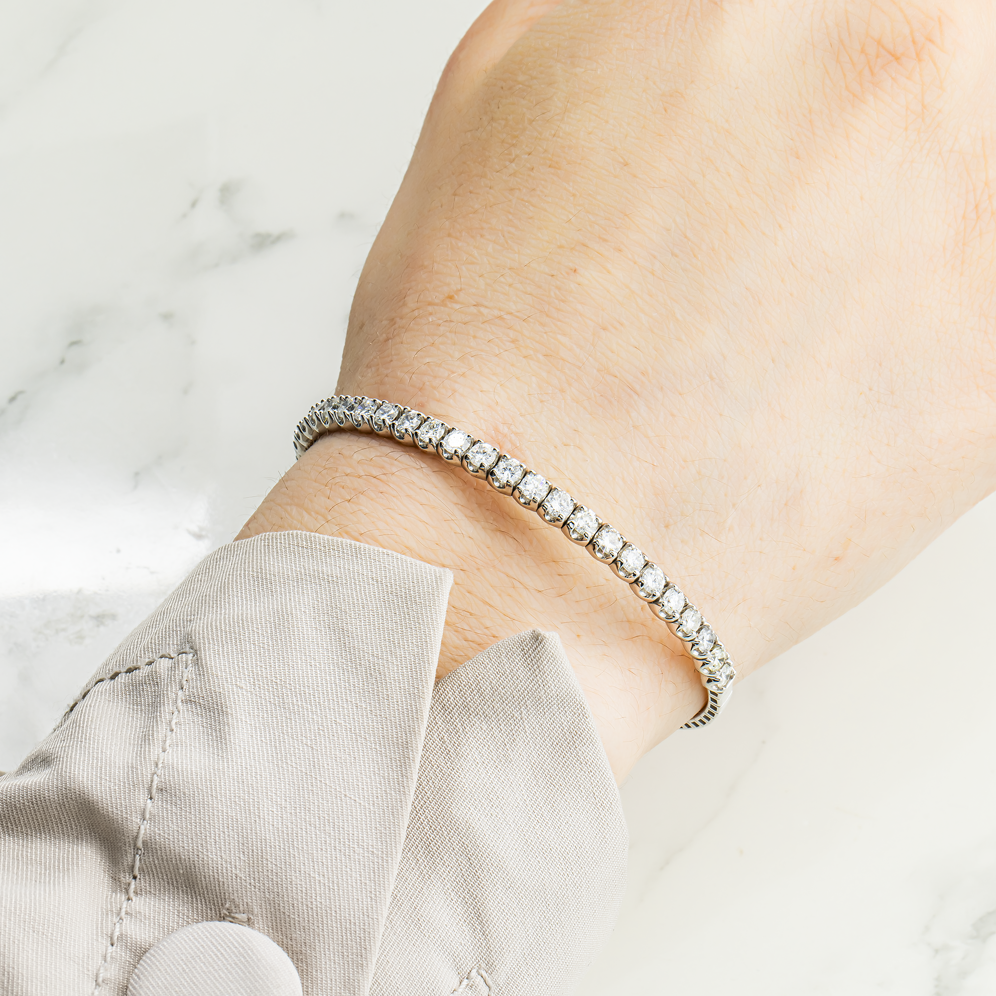 14K White Gold Round Diamond Bangle Bracelet 10.40ct