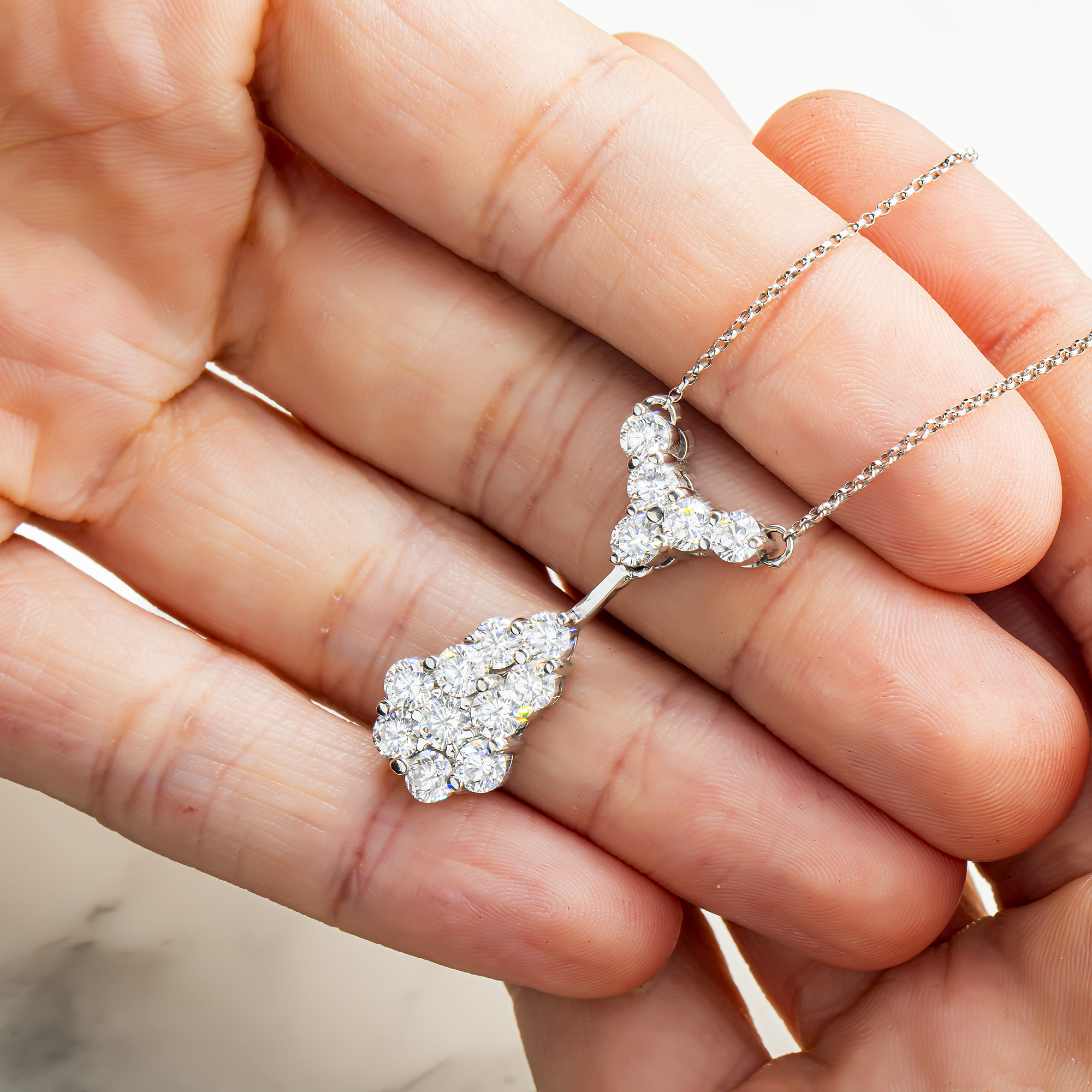 18K White Gold Round Diamonds Diamond Cluster Drop Necklace 2.90ct