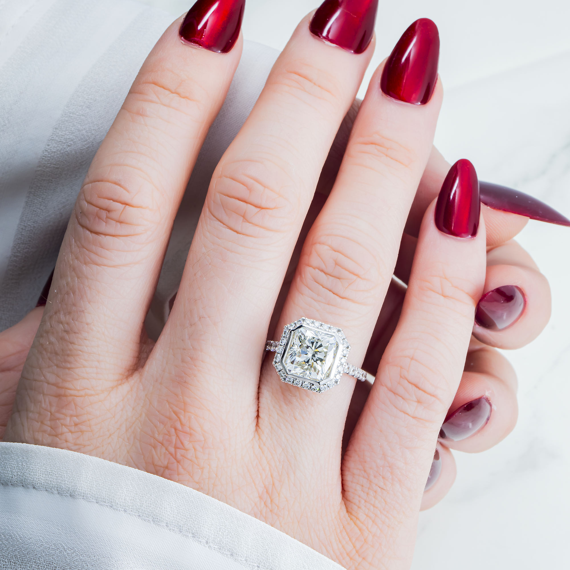 18K White Gold 4.07ct Cushiuuon Cut Diamond Engagement Ring 4.98ctw