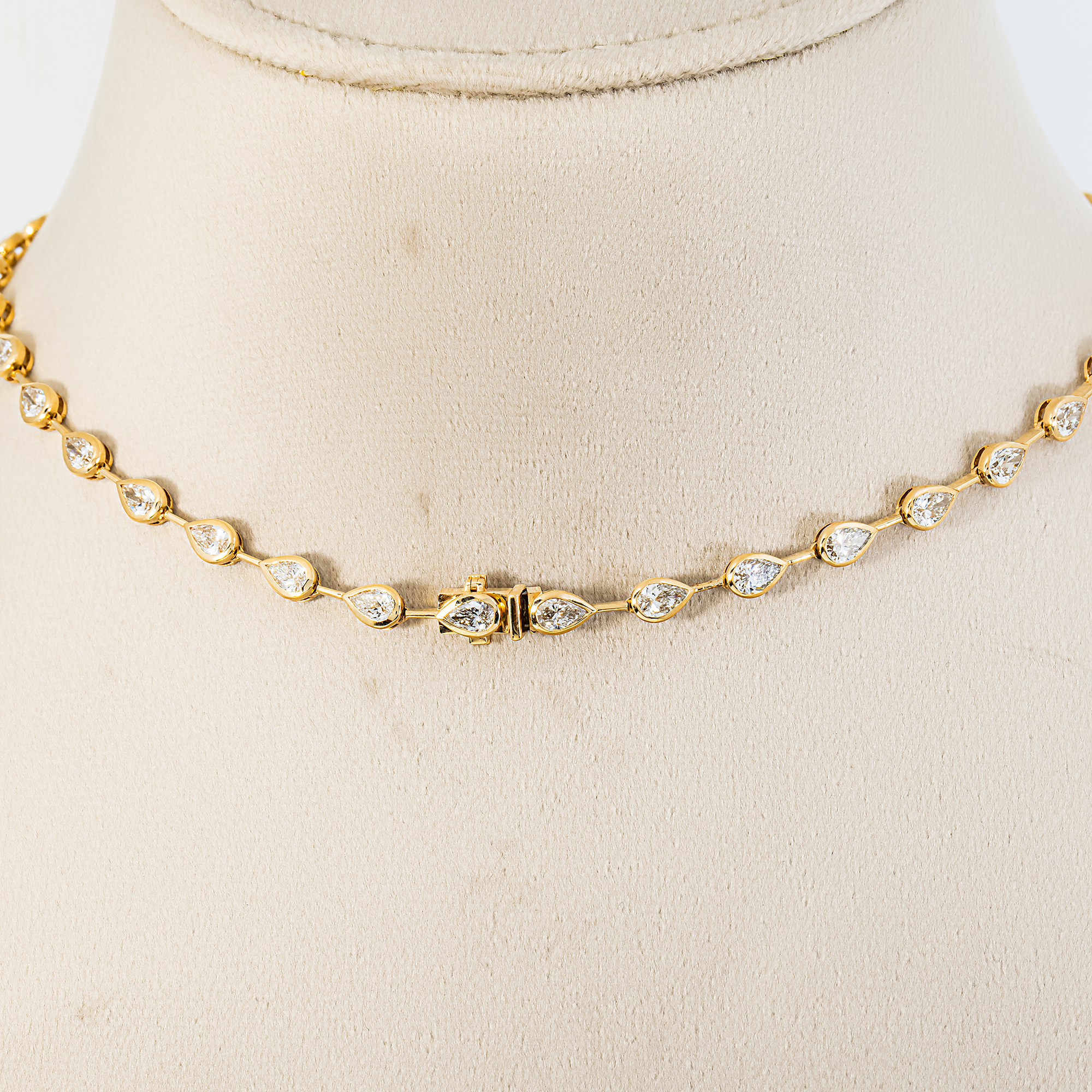 3 in 1 - 14K Yellow Gold Pear Diamond Necklace & Bracelet Set 14.42ctw