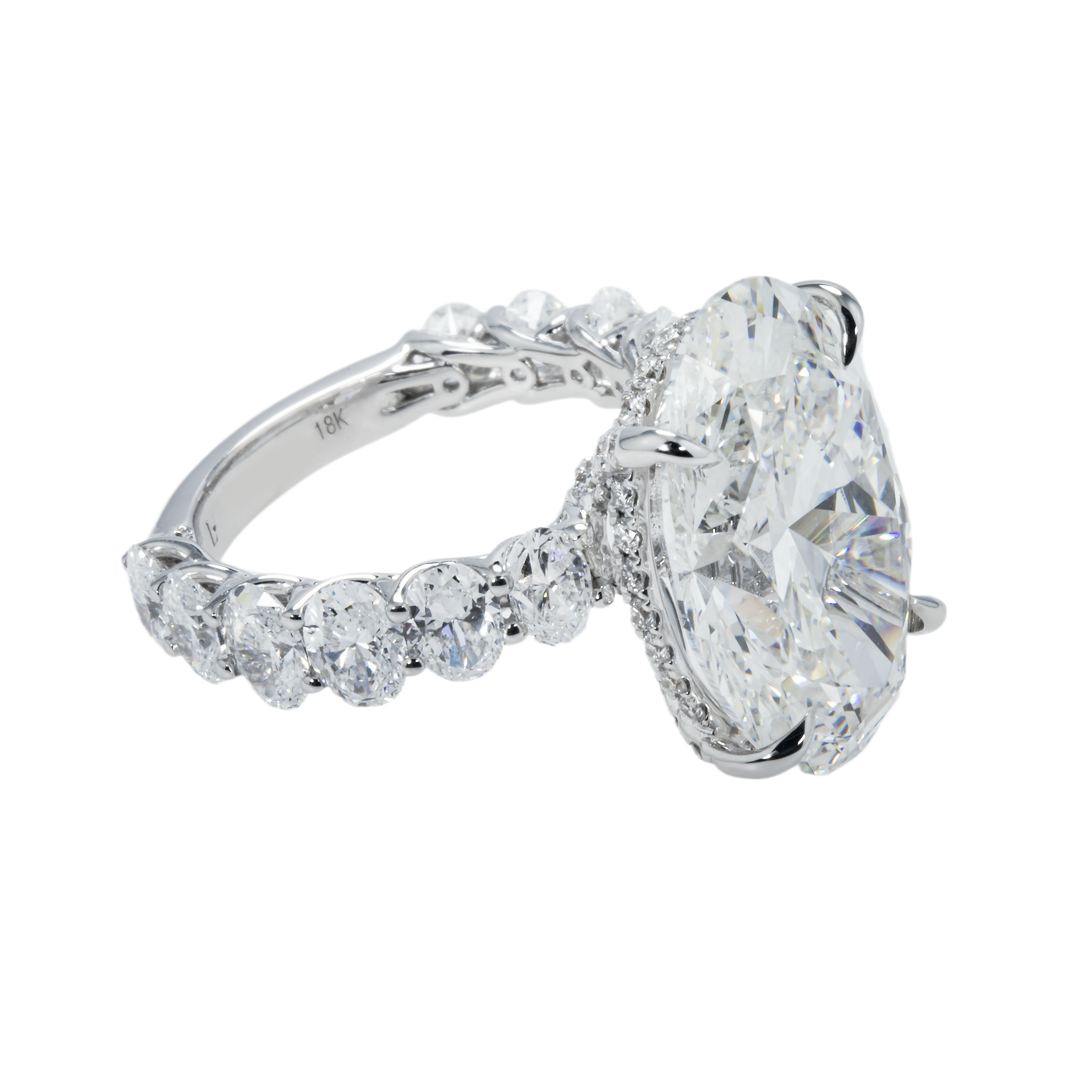 18K White Gold 12.50Ct Oval Cut Diamond Engagement Ring 15.90Ctw Bridal