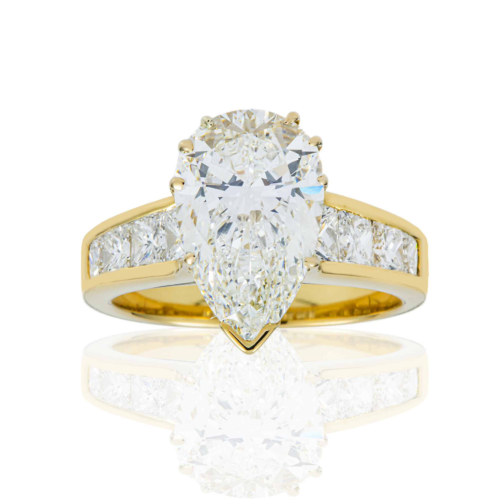 18K Yellow Gold 3.20ct Pear Cut Diamond Engagement Ring 4.45ctw