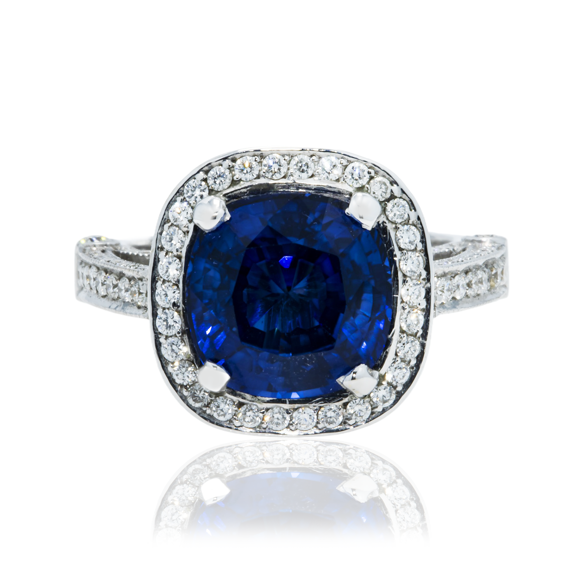 18K White Gold 5.01Ct Cushion Cut Sapphire Gemstone Ring 6.01Ctw Bridal