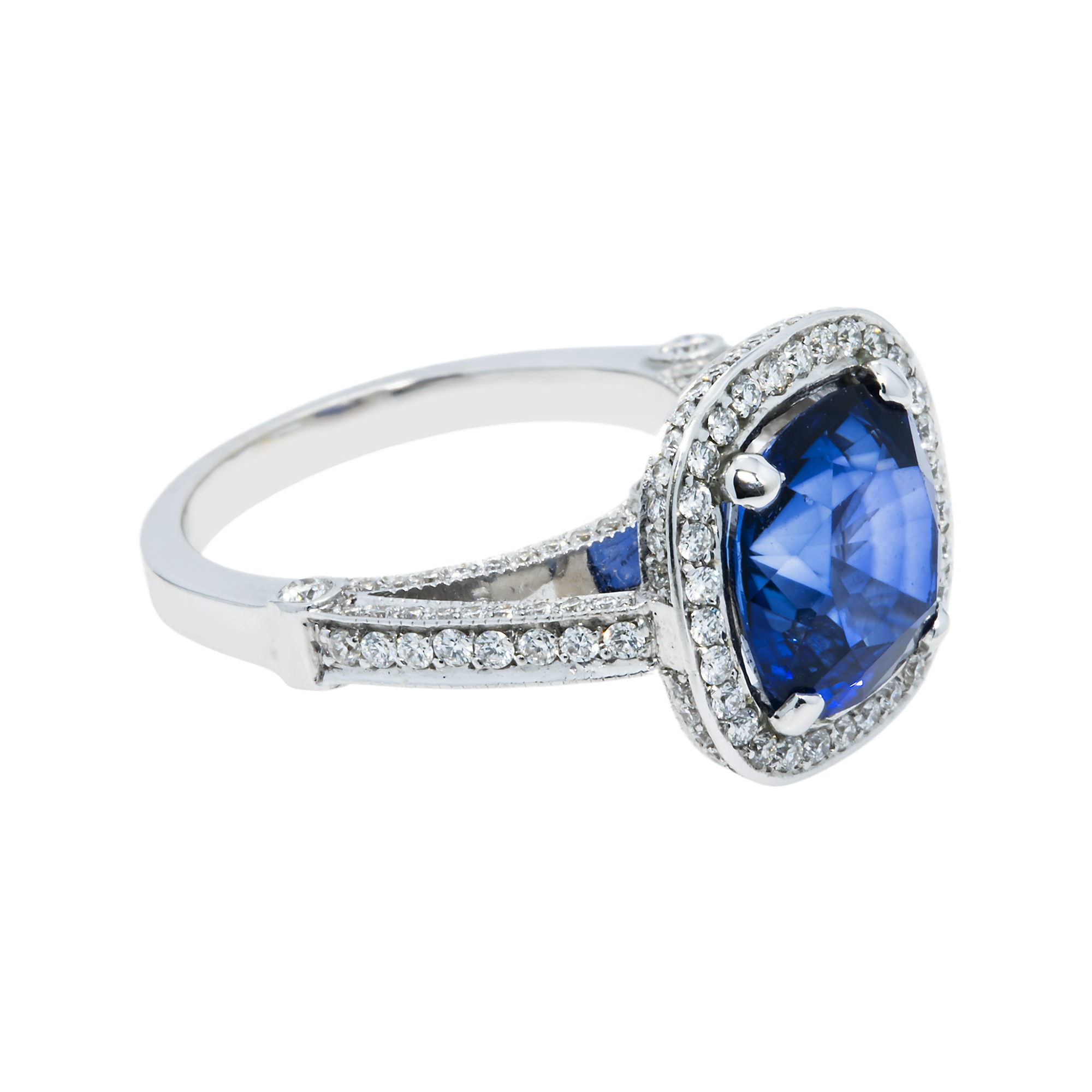18K White Gold 5.01Ct Cushion Cut Sapphire Gemstone Ring 6.01Ctw Bridal