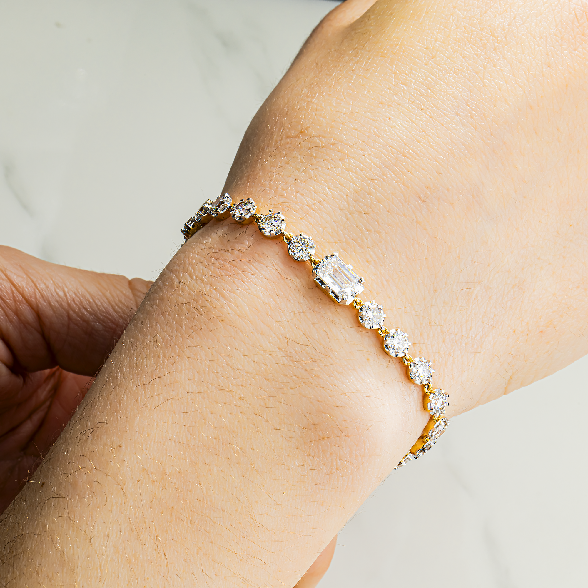 14K Two Tone Emerald & Round Cut Diamond Satellite Bracelet 6.06ct