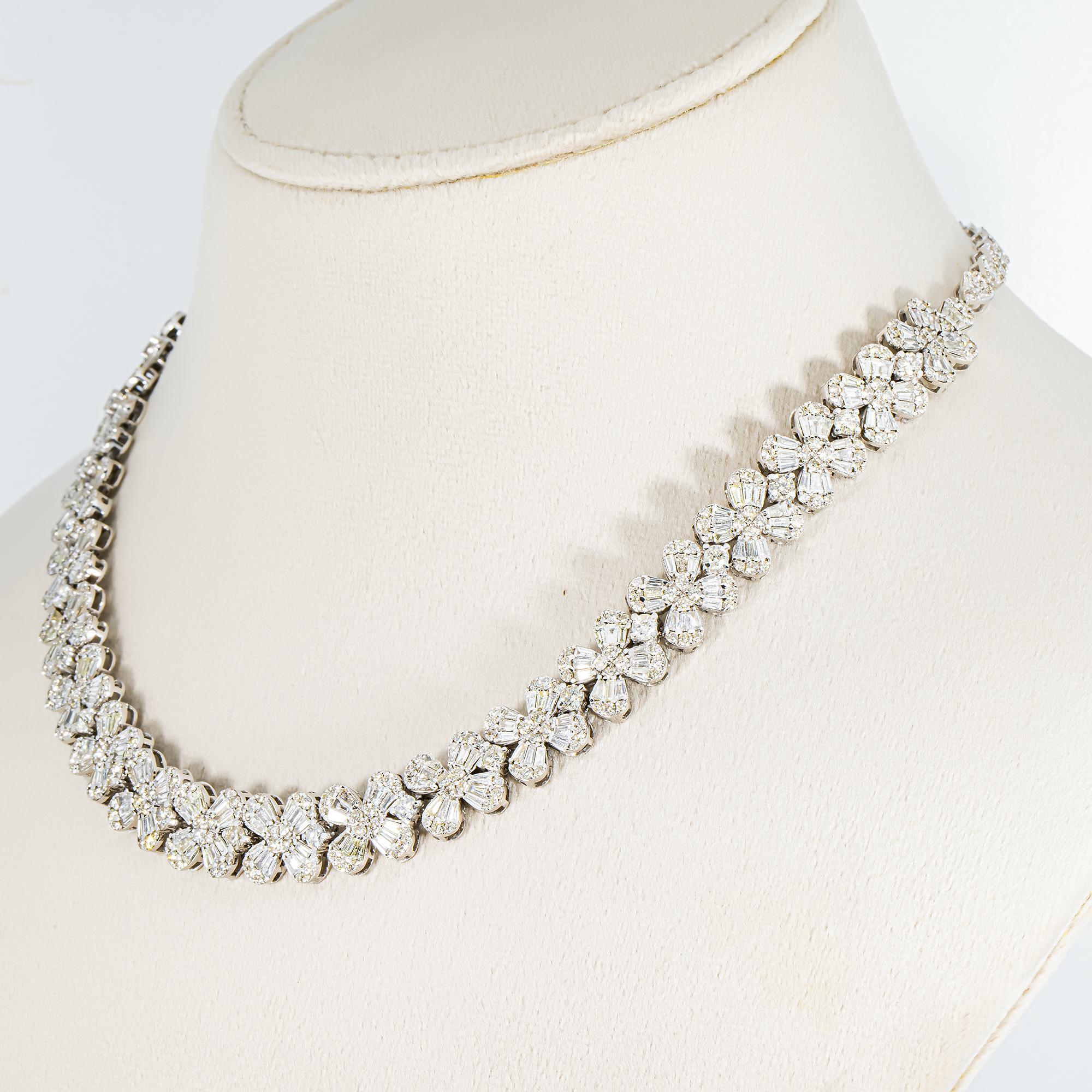 14K White Gold Baguette & Round Cut Flower Diamond Chain 18.98ct