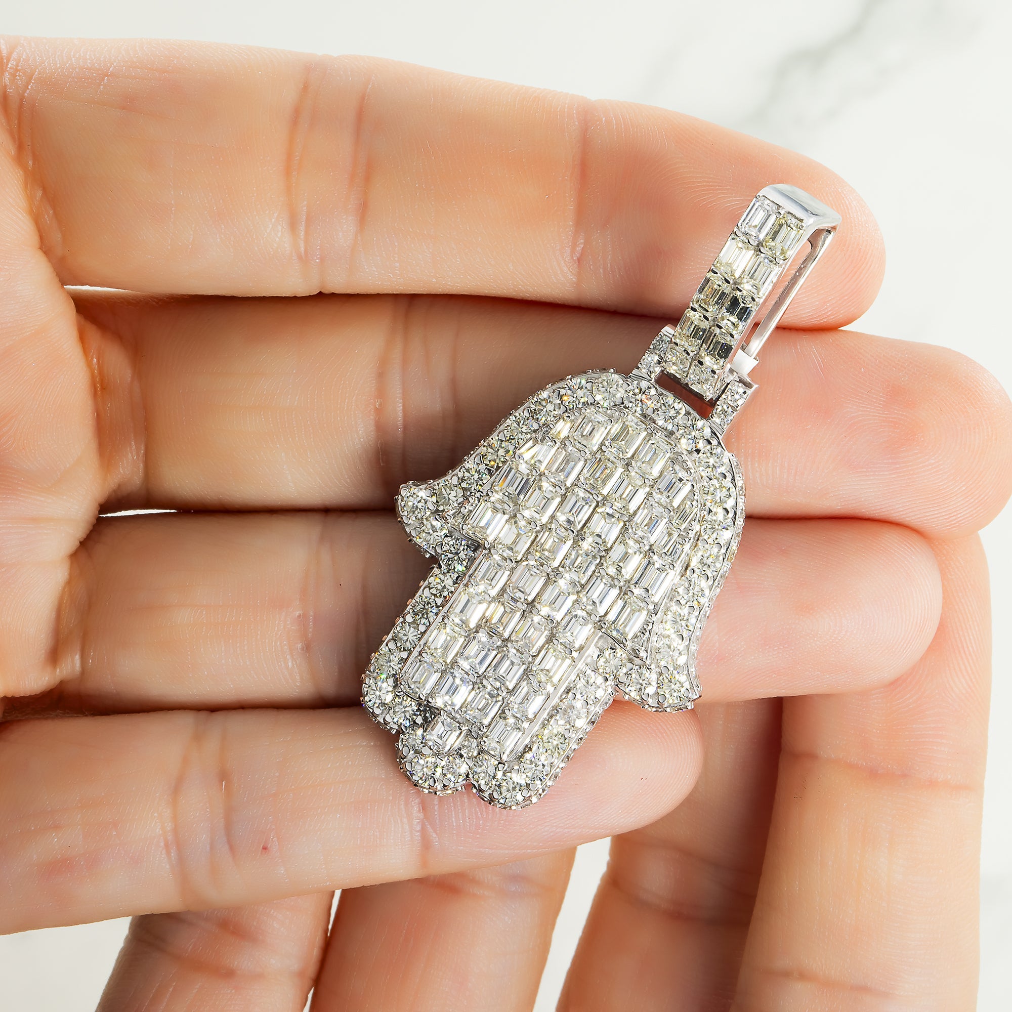 14K White Gold Emerald & Round Cut Diamond Hamsa Hand Pendant 8.91Ct