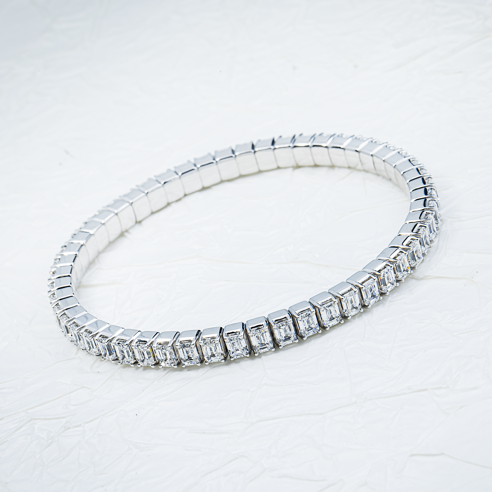 14K White Gold Emerald Diamond Stretch Tennis Bracelet 12.24ct