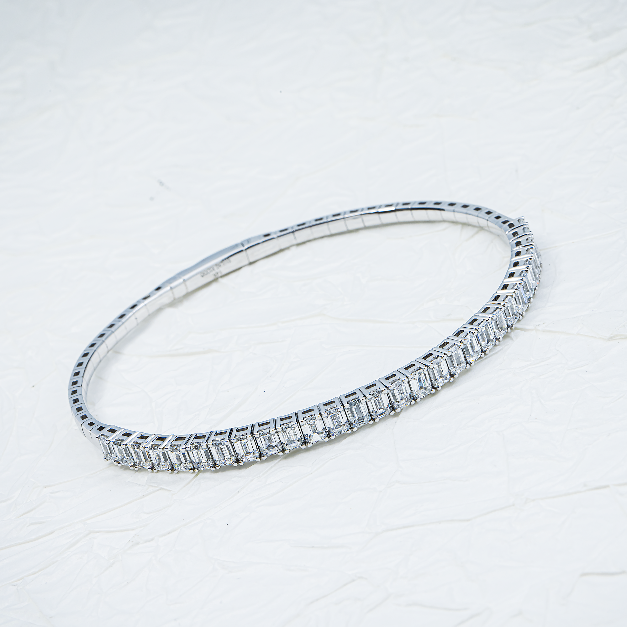 14K White Gold Emerald Diamond Bangle Bracelet 4.33ct
