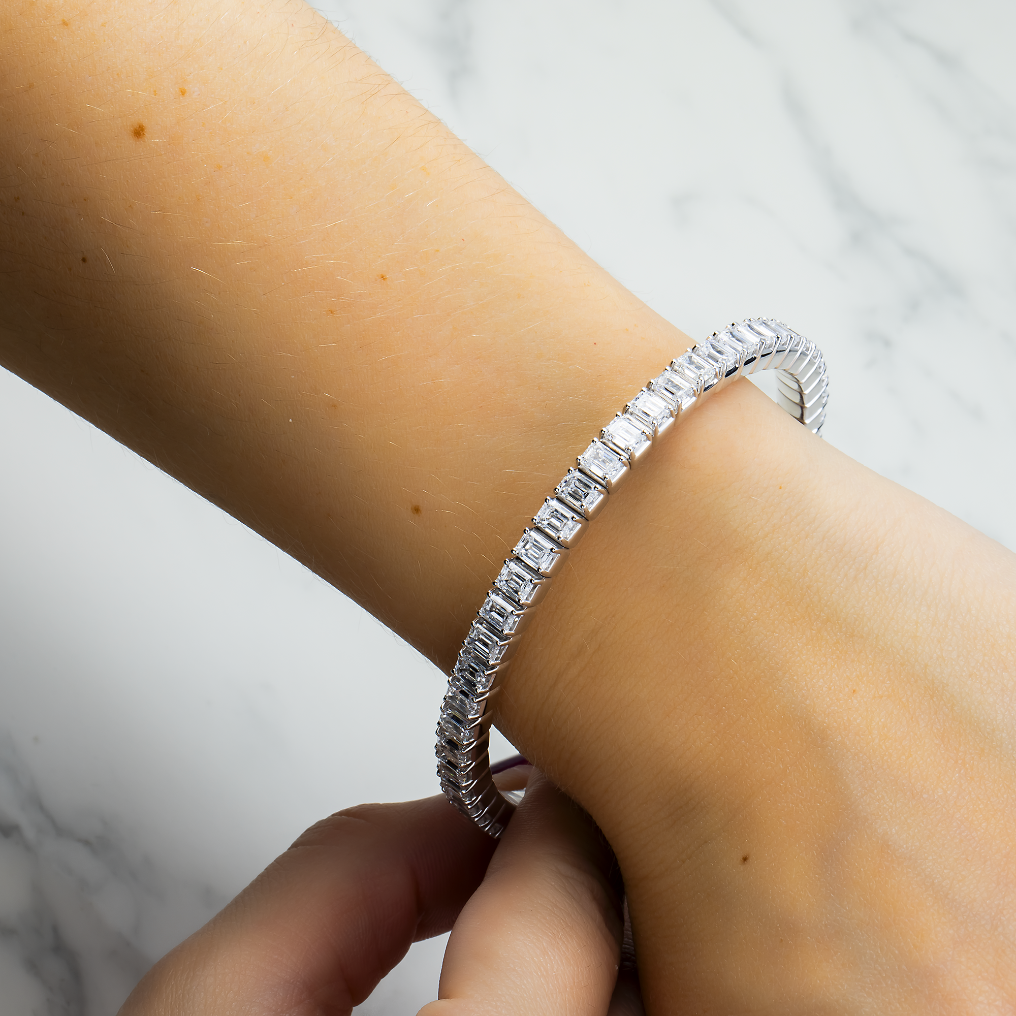 14K White Gold Emerald Diamond Stretch Tennis Bracelet 12.24ct