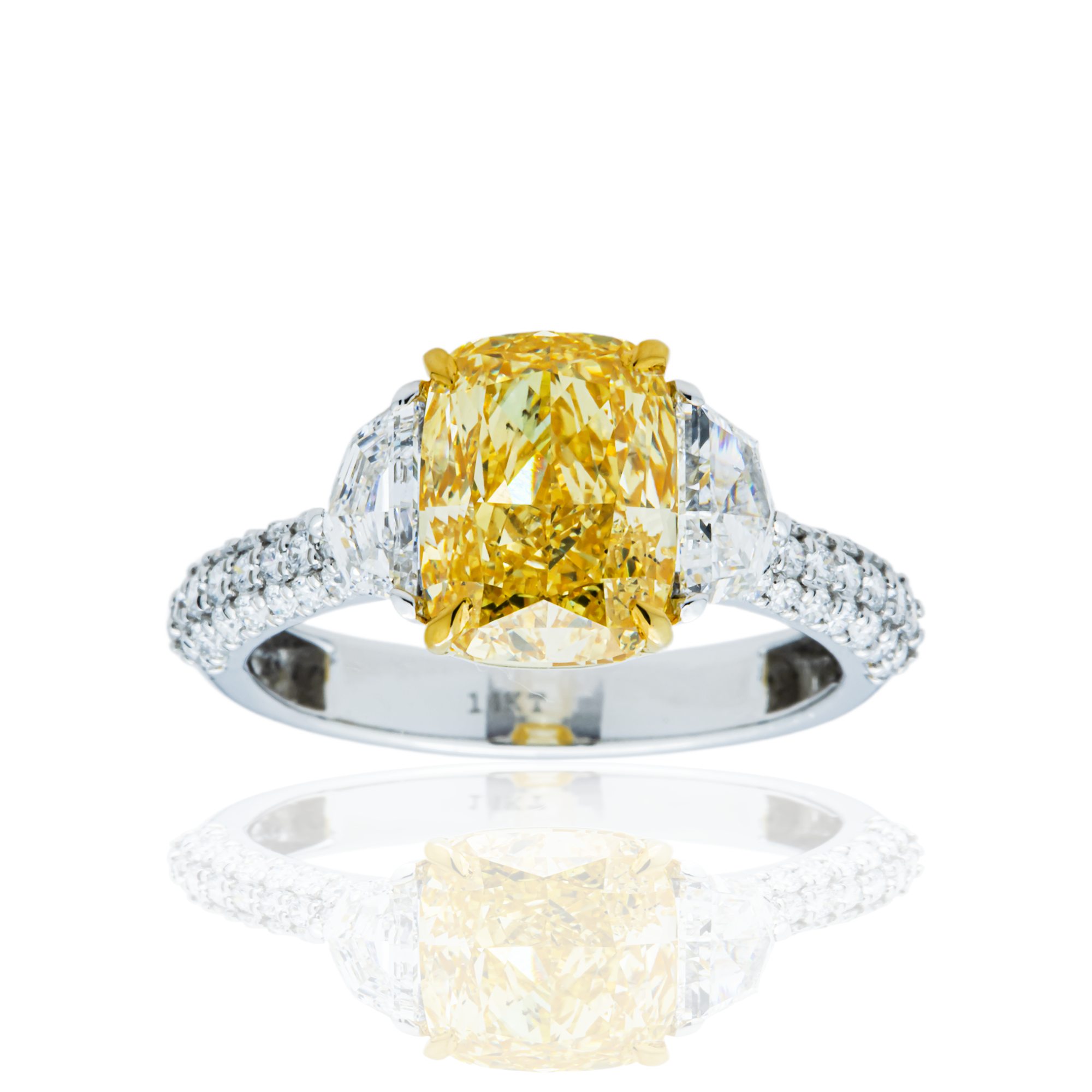 14K White Gold 3.04ct Radiant Fancy Yellow & White Diamond Ring 4.15ctw