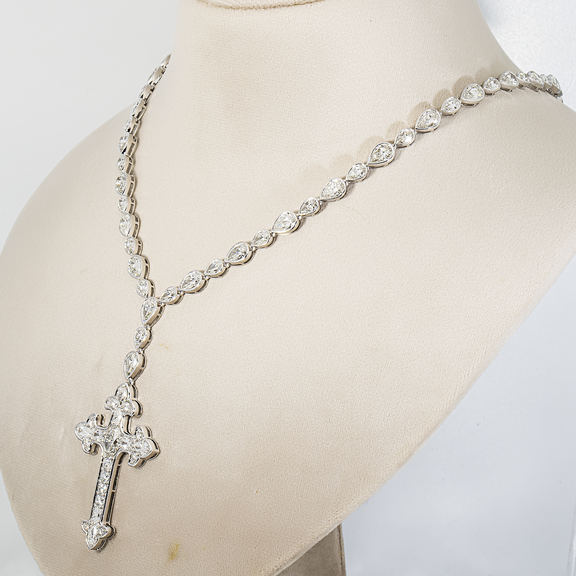 14K White Gold Pear Diamond Cross Pendant Drop Necklace 45.70ct