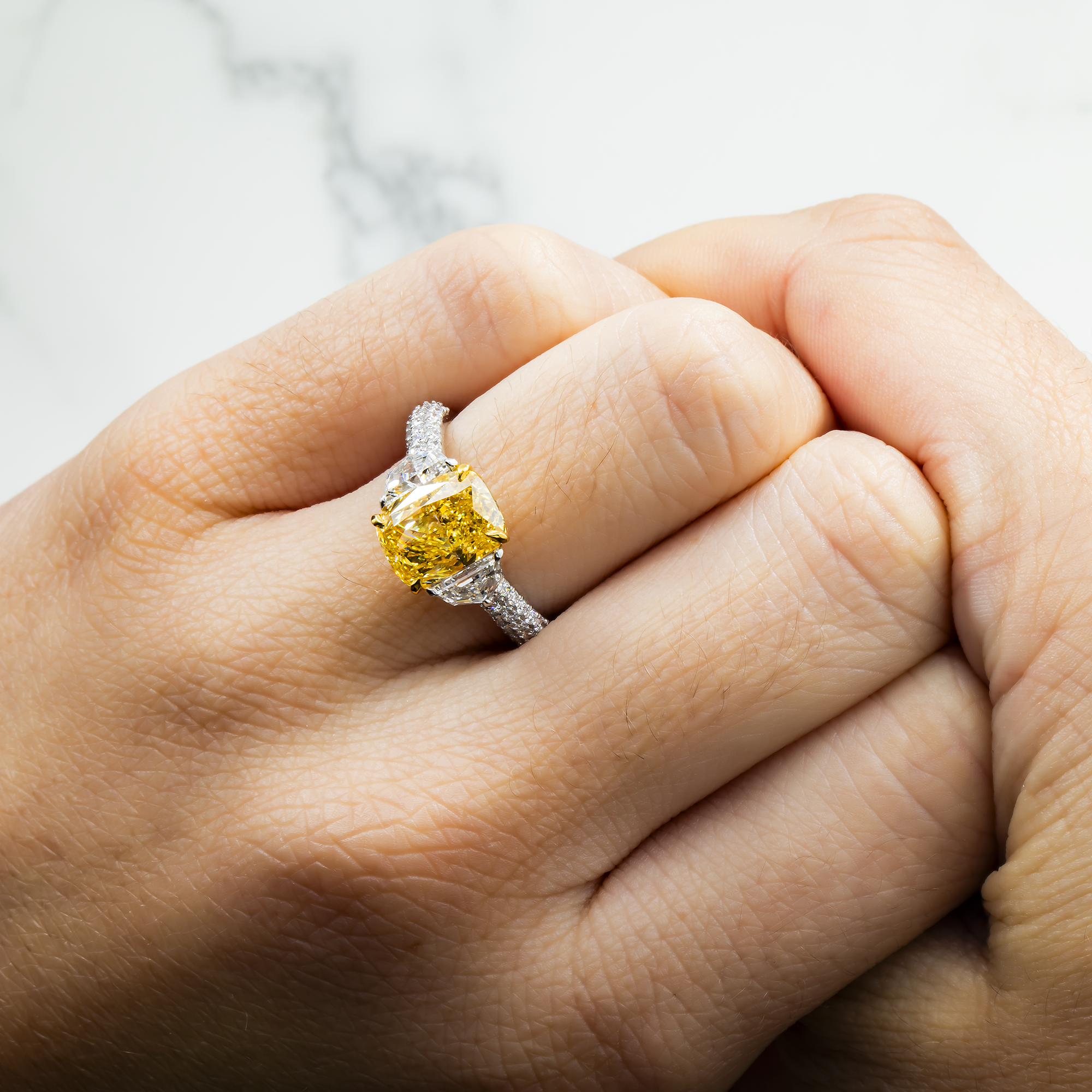 14K White Gold 3.04ct Radiant Fancy Yellow & White Diamond Ring 4.15ctw