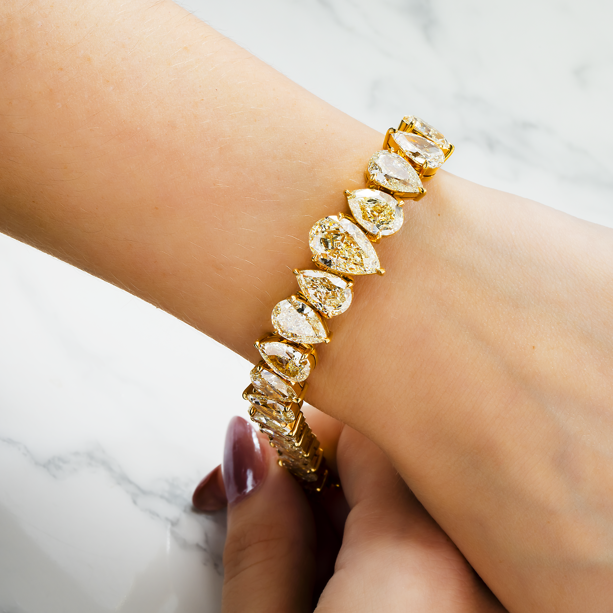 18K Yellow Gold Fancy Yellow Graduated Pear Diamond Tennis Bracelet 43.92ct