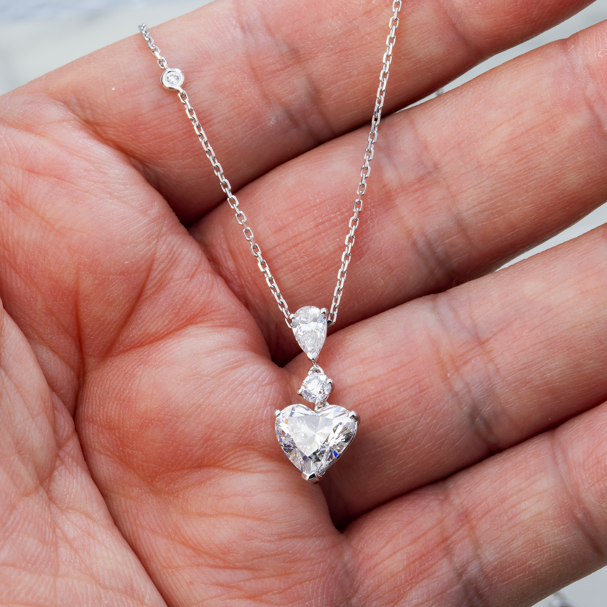IGI 18K White Gold Heart Diamond Necklace 3.0ct