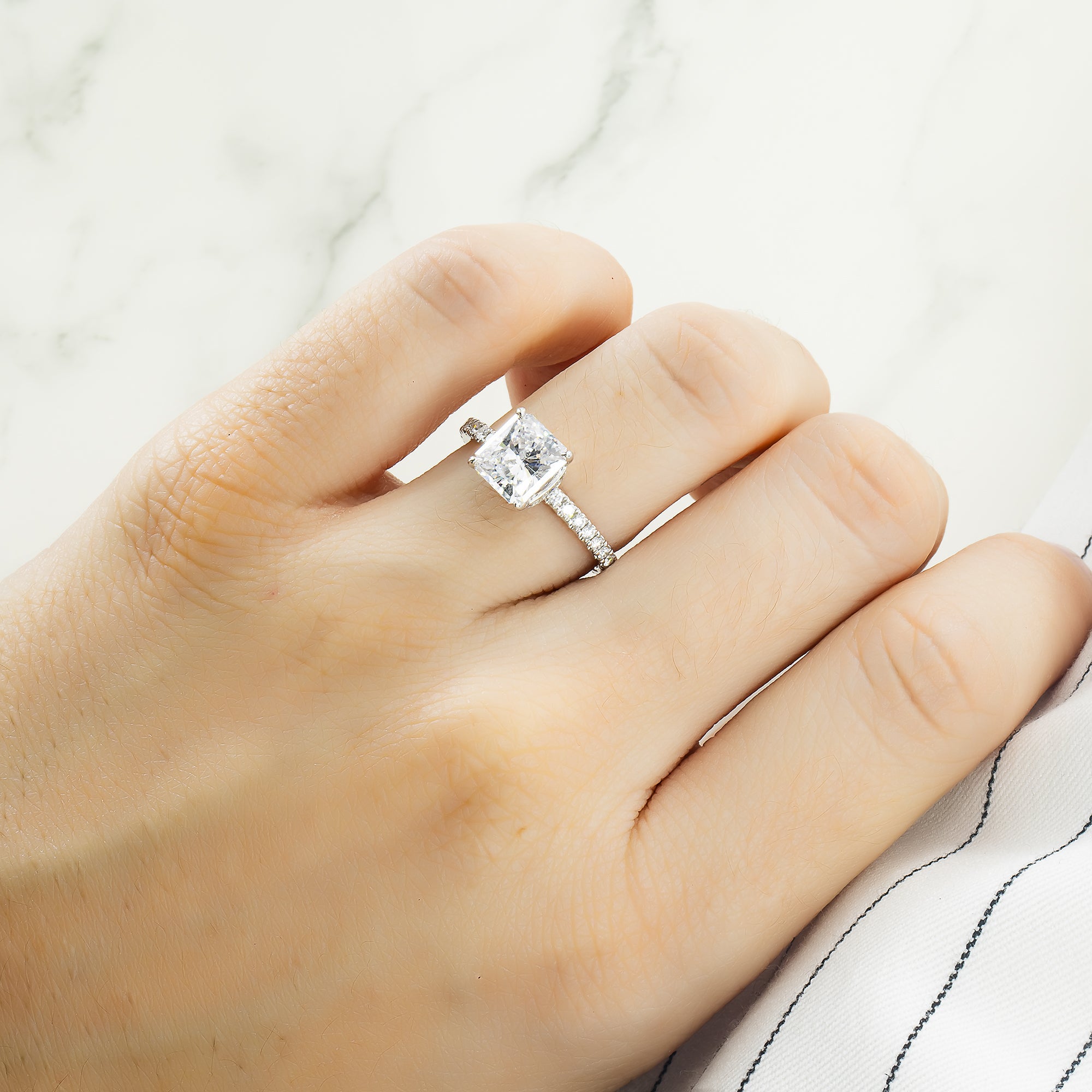 Gia 18K White Gold 2.08Ct Cushion Cut Diamond Engagement Ring 2.62Ctw Bridal