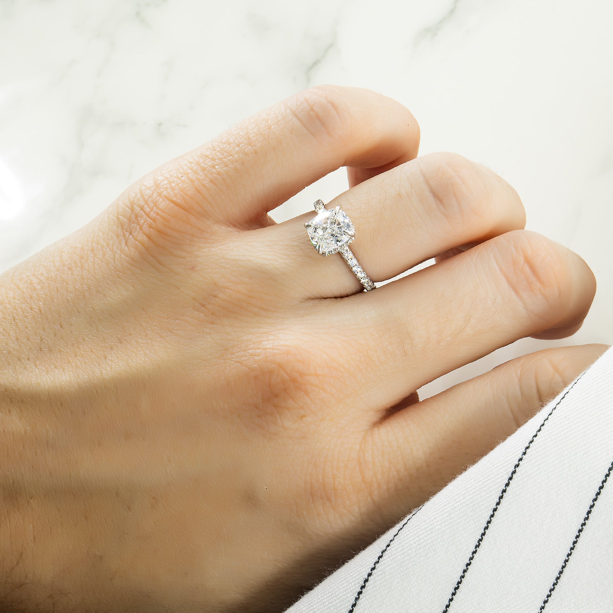 Gia 18K White Gold 2.01Ct Cushion Cut Diamond Engagement Ring 2.43Ctw Bridal