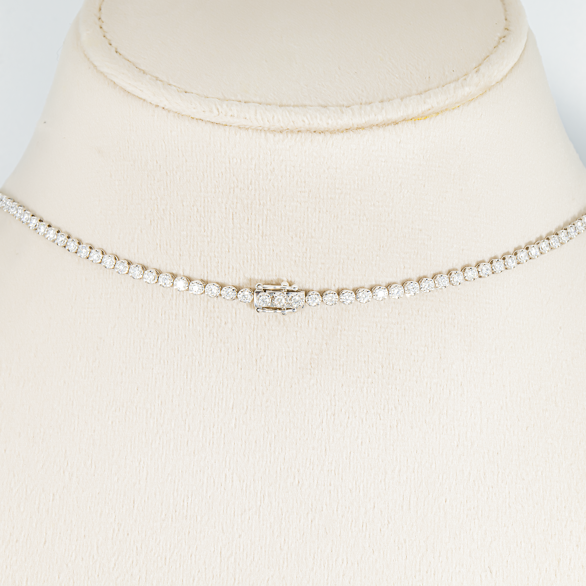 White Gold Oval Cut & Round Diamond Necklace 17.58ct