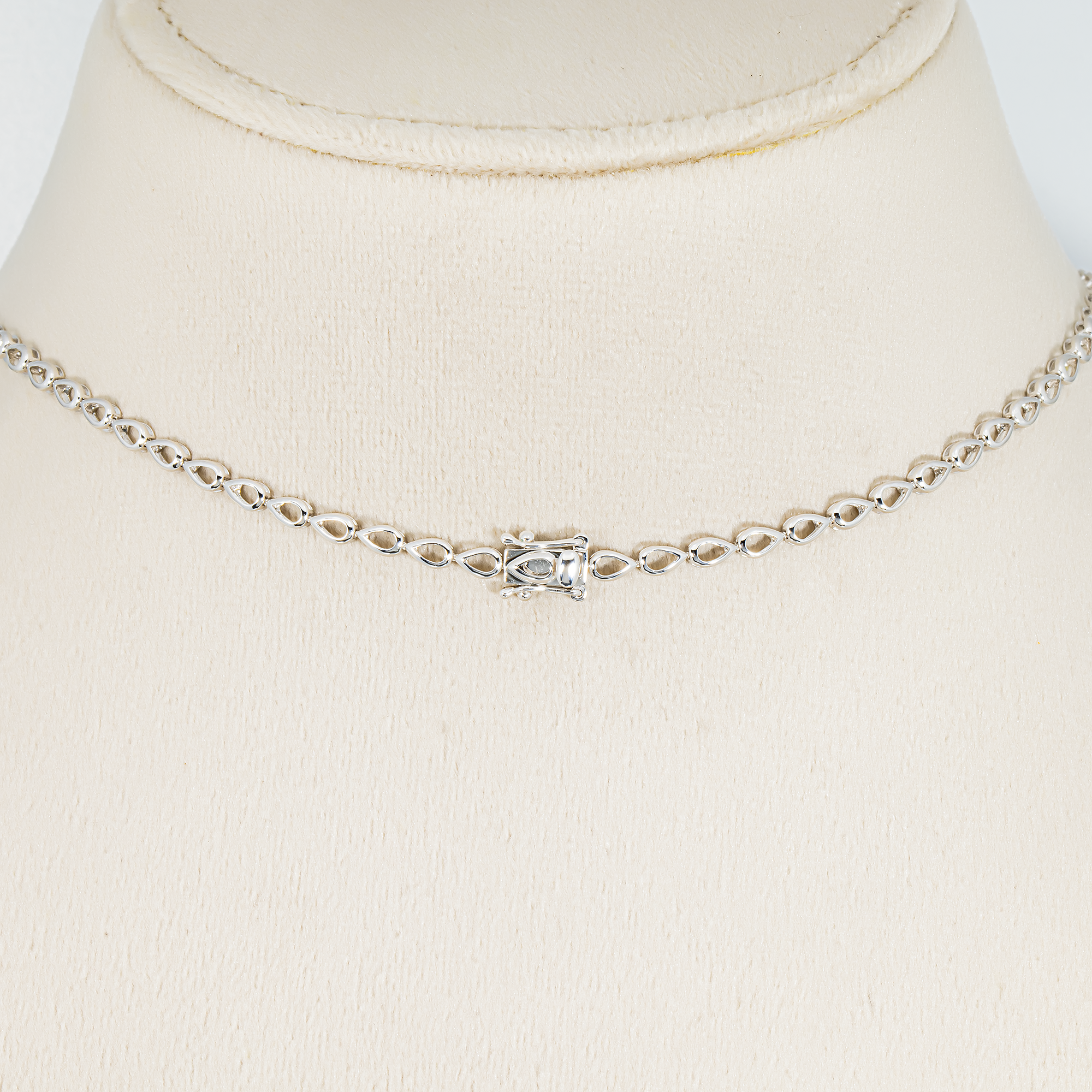 IGI 18K White Gold Round & Pear Cut Diamond Drop Necklace 12.34ct