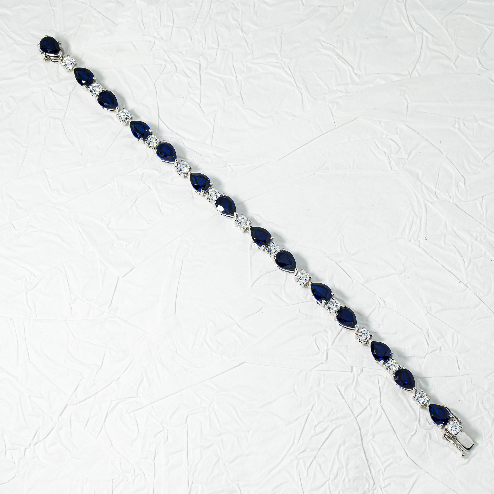 White Gold Oval Cut Sapphire & Round Diamond Bracelet 17.68ct