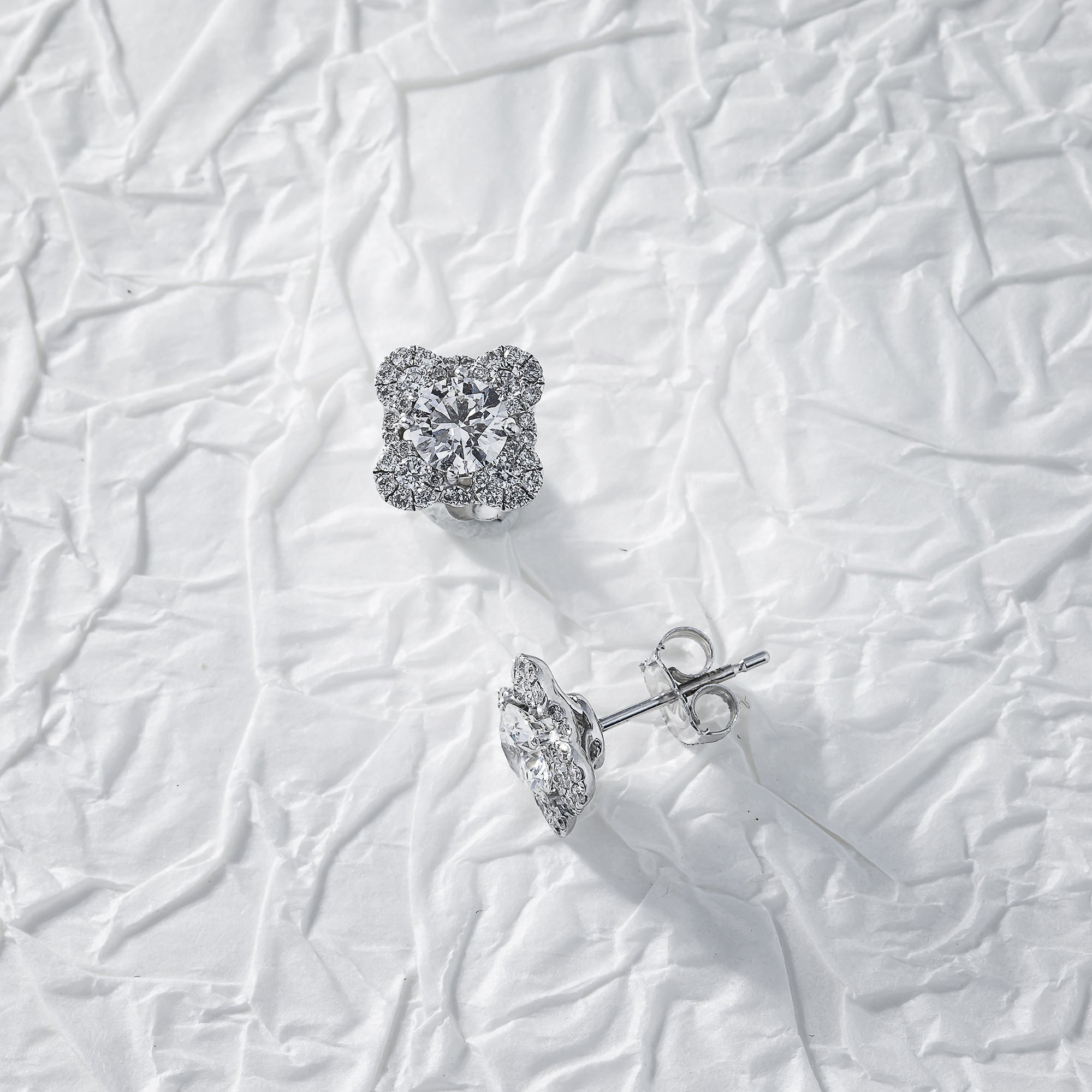 18K White Gold Round Diamond Clover Cluster Stud Earrings 1.29Ctw