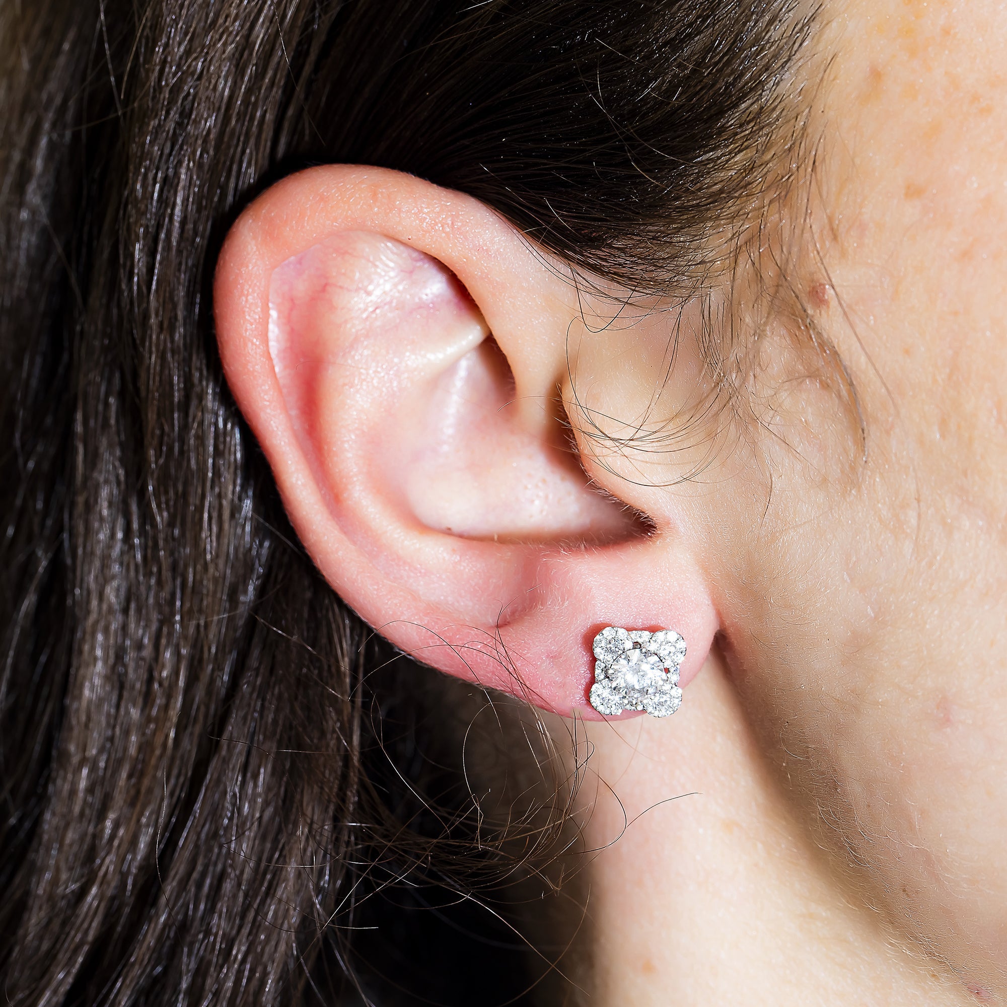 18K White Gold Round Diamond Clover Cluster Stud Earrings 1.29Ctw