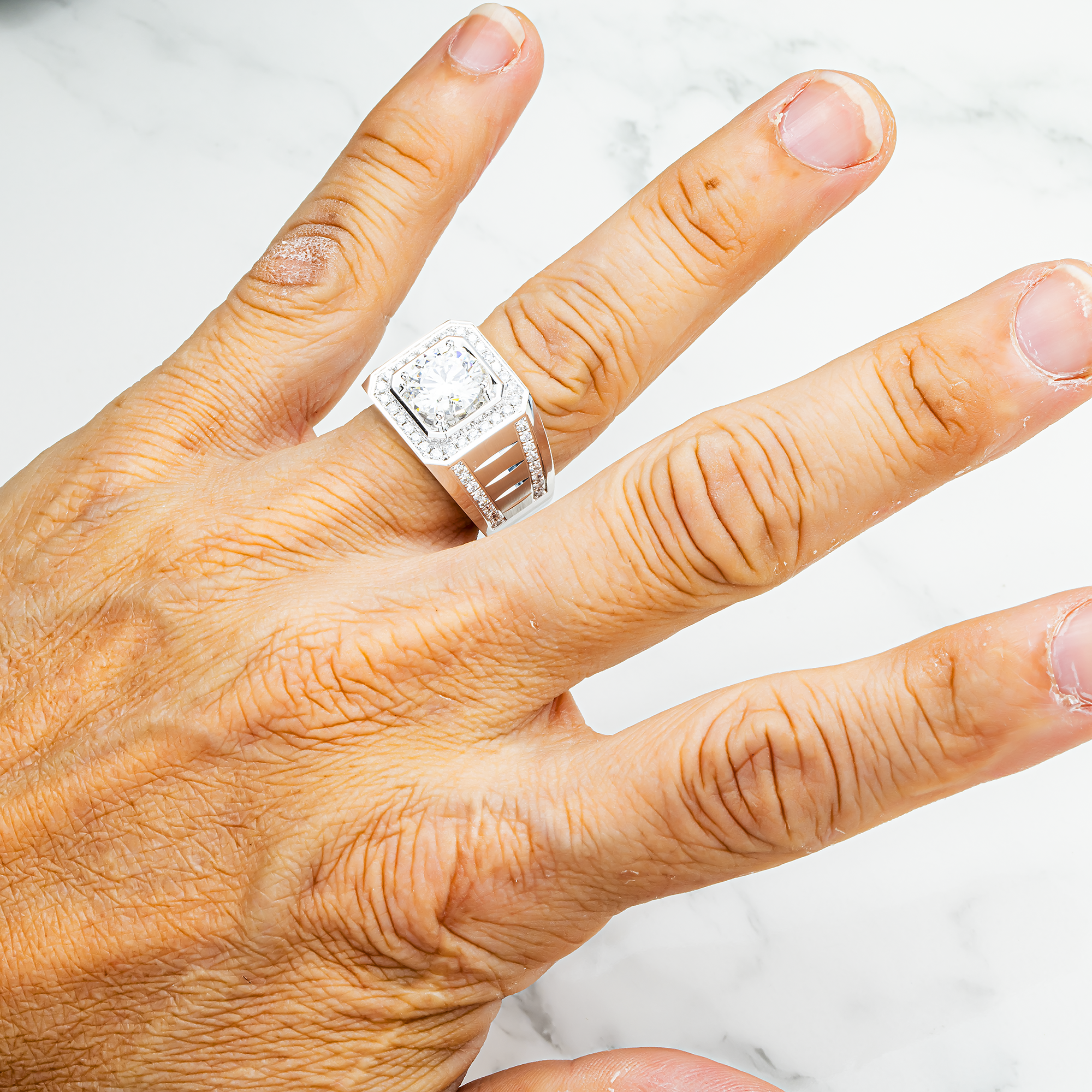 IGI 18K White Gold Round Diamond Ring 2.57ct