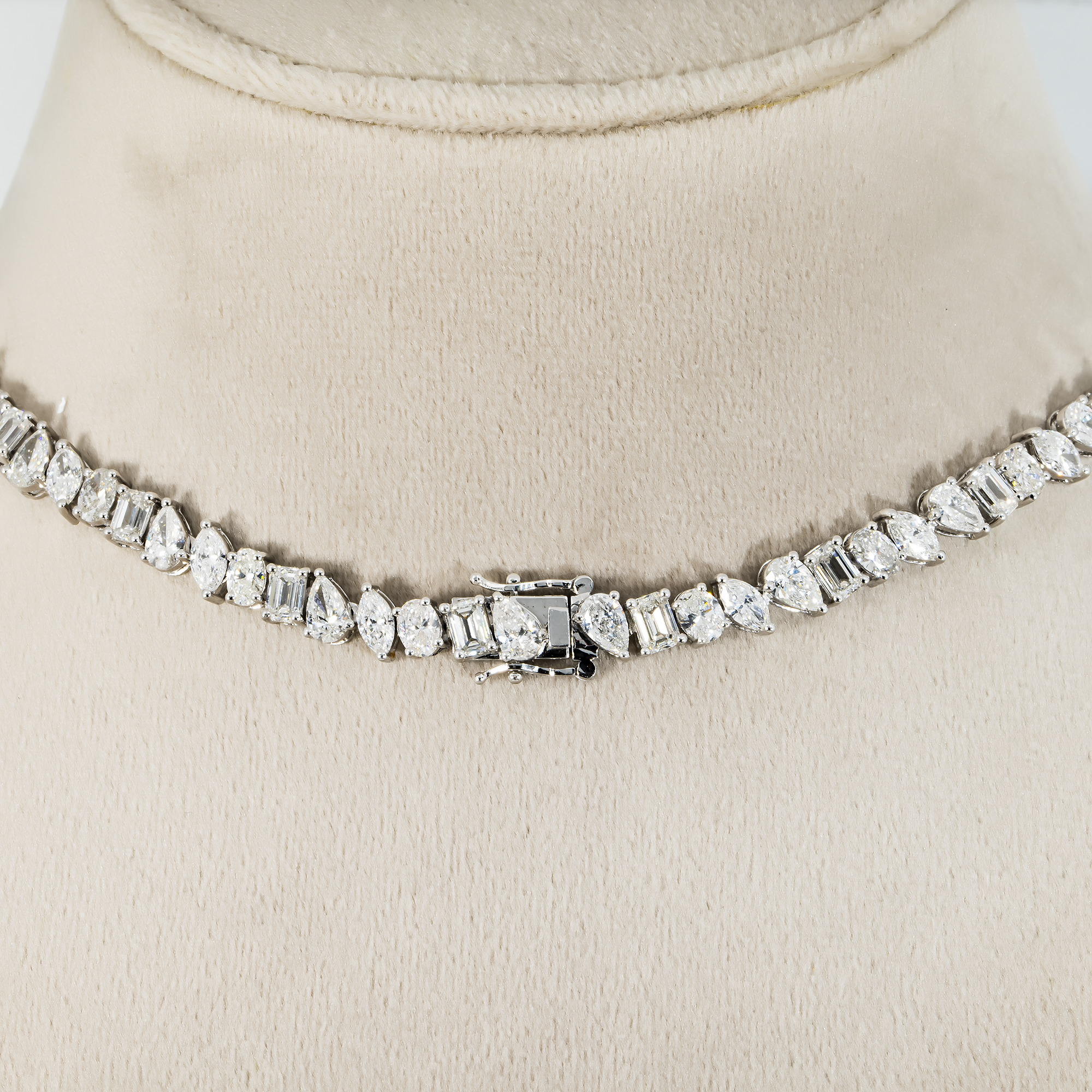 14K White Gold Multi Cut Diamond Necklace 31.28ct