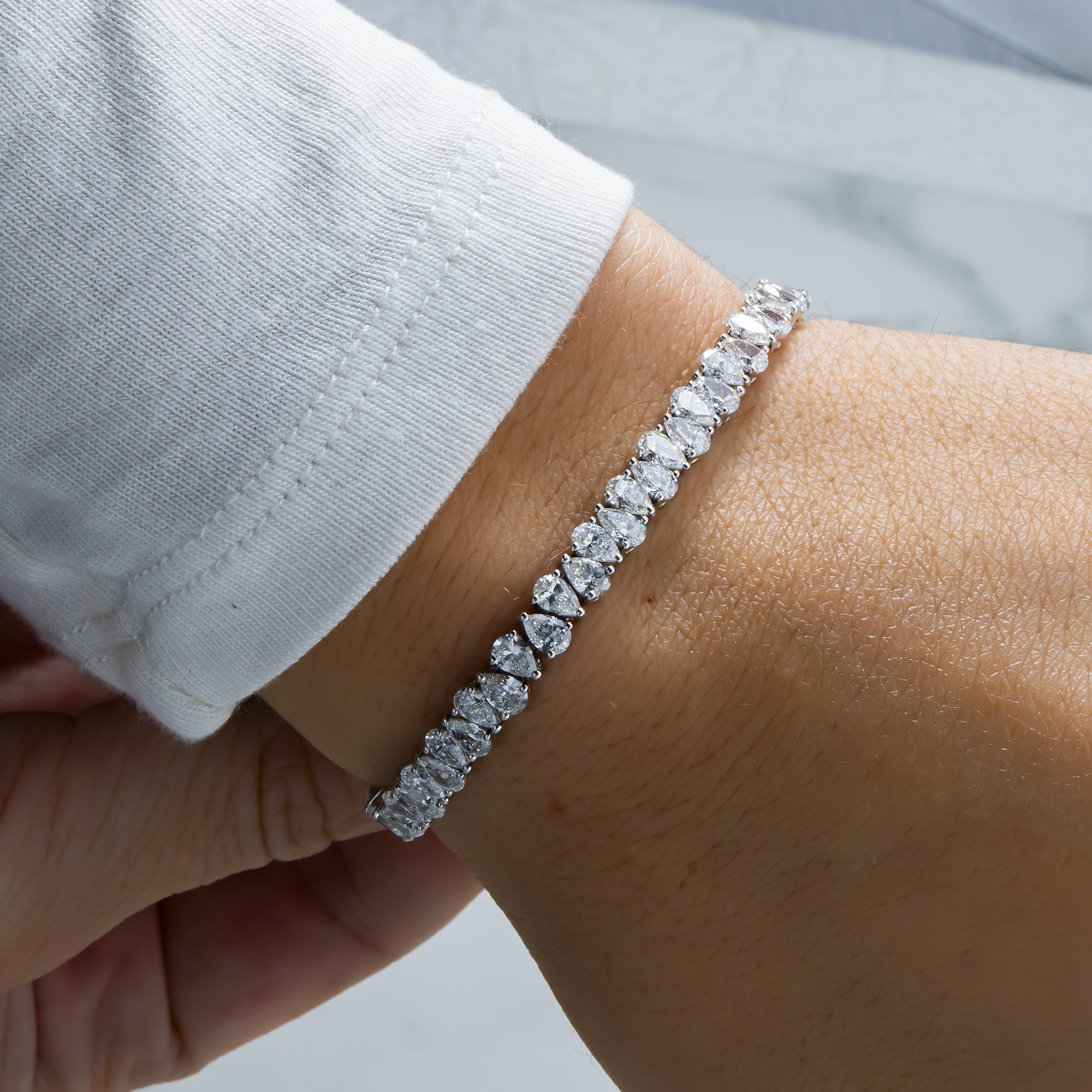 14K White Gold Pear Diamond Tennis Bracelet 9.90ct