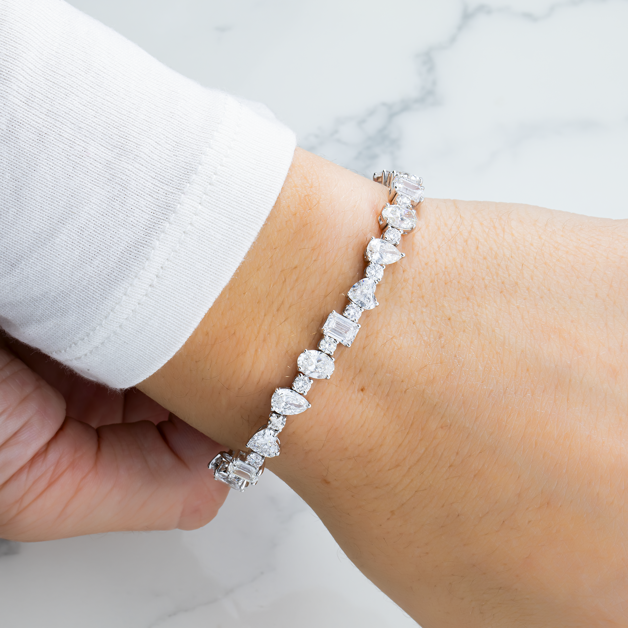 14K White Gold Multi Shape Diamond Bracelet 14.31ct