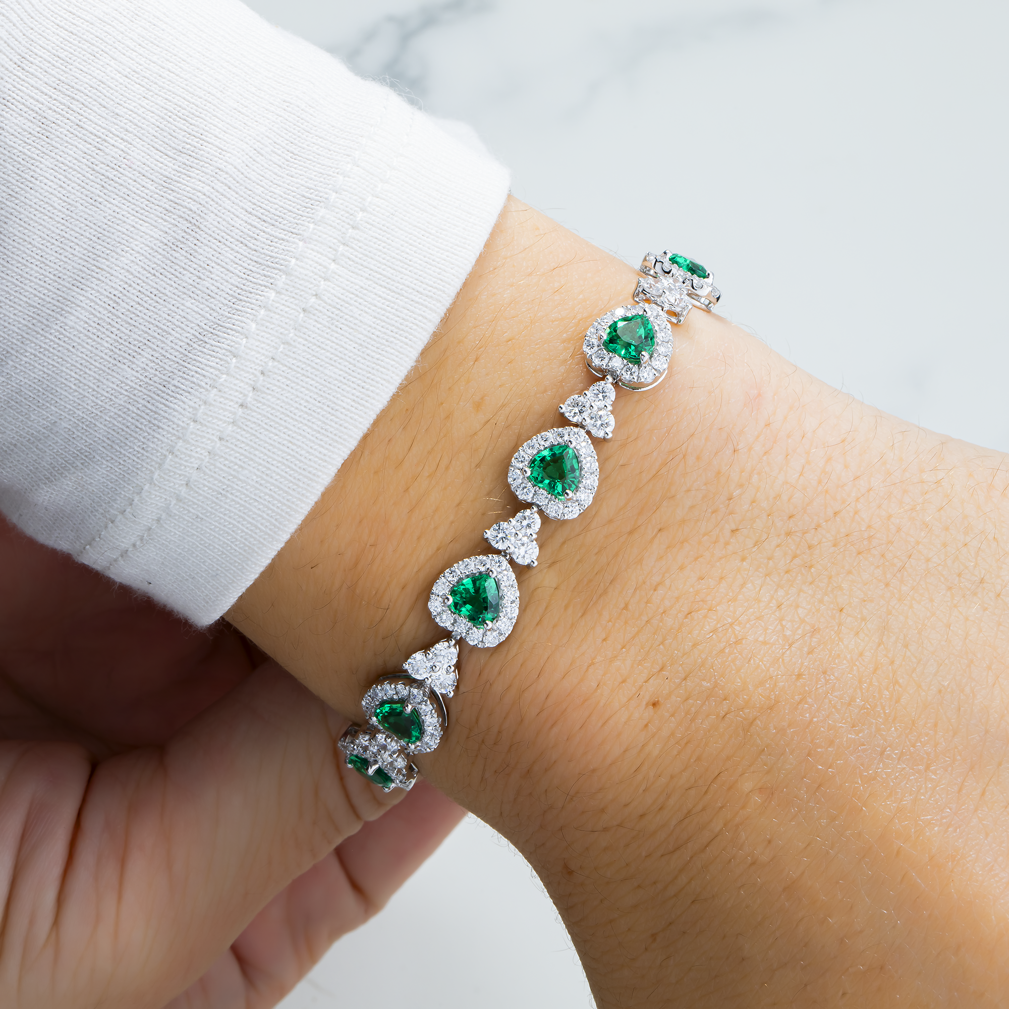 White Gold Heart Emerald & Diamond Bracelet 9.80ct