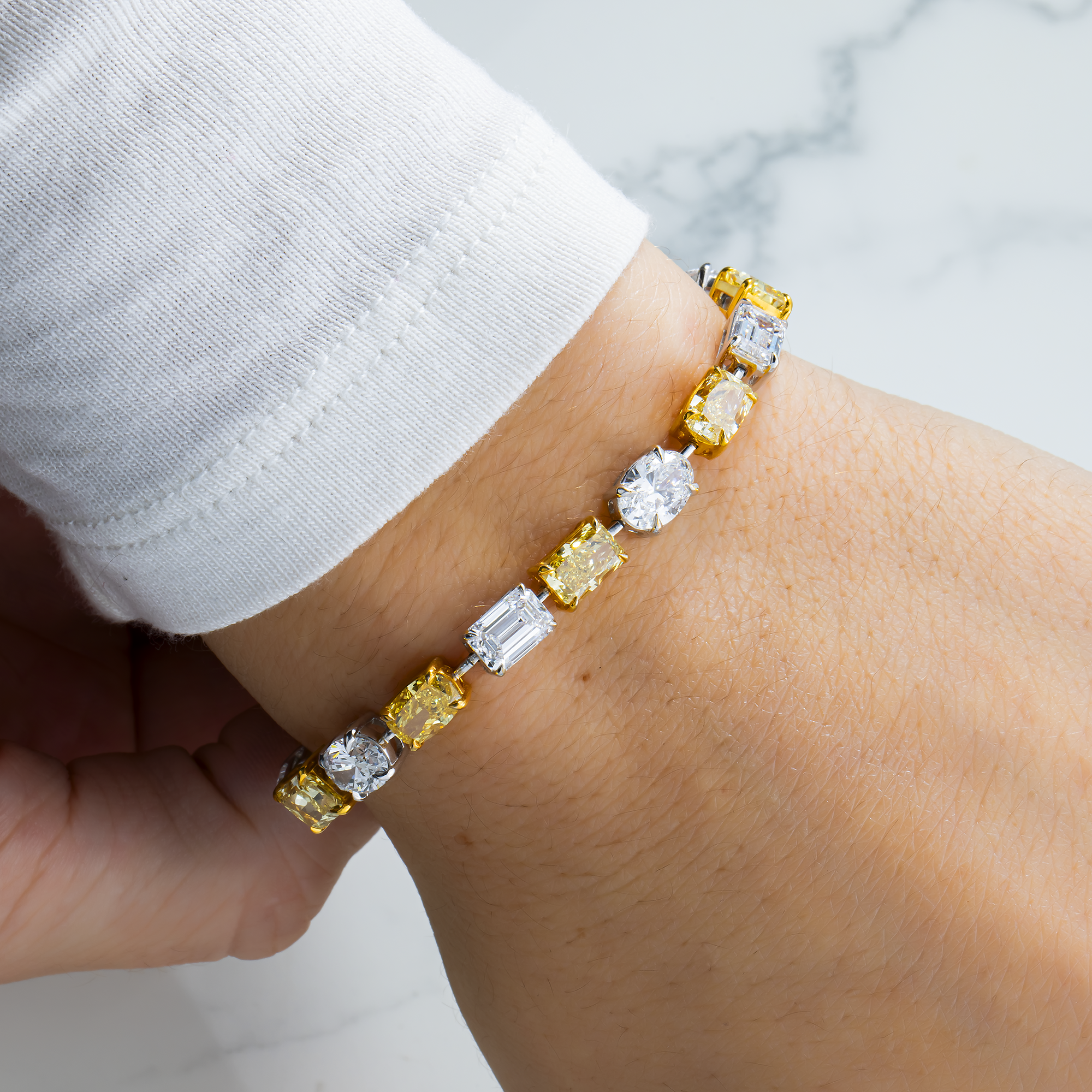IGI 14K Two Tone Multi Shape Fancy Yellow & White Diamond Bracelet 18.89ct