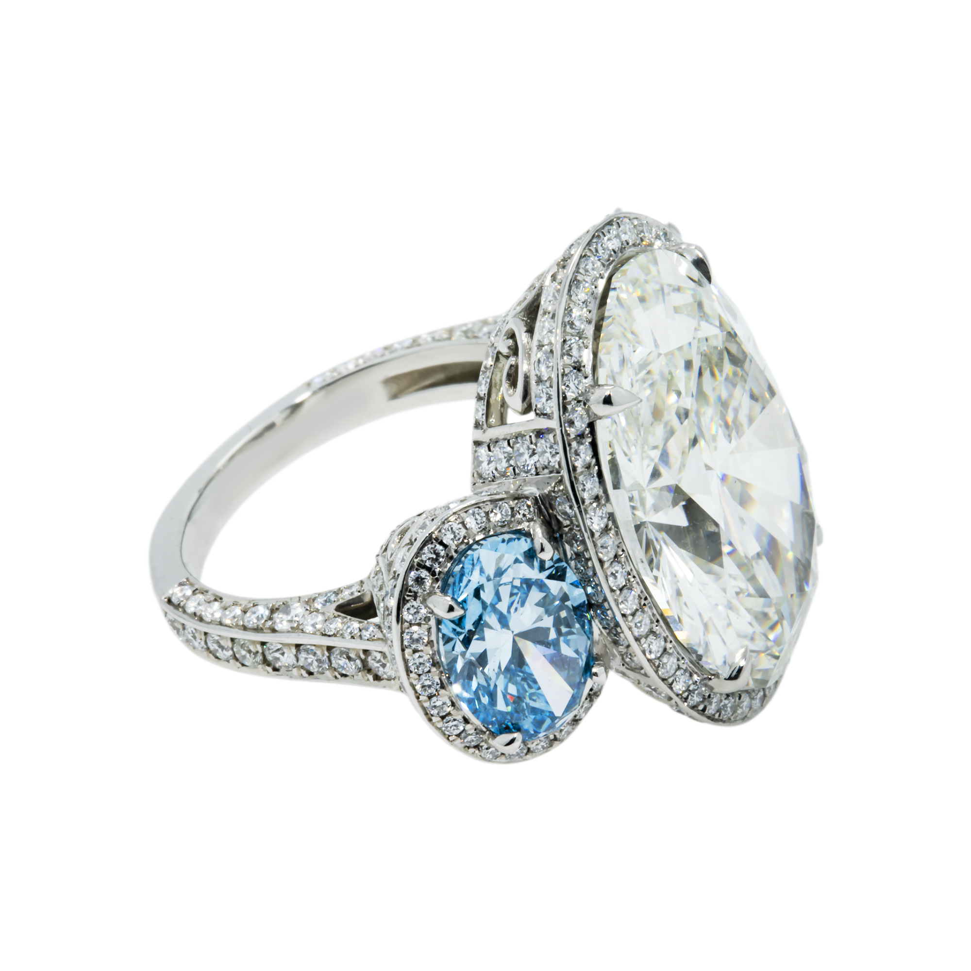 Platinum 13.14ct Oval Cut White & Fancy Blue Triple Diamond Ring 18.15ctw