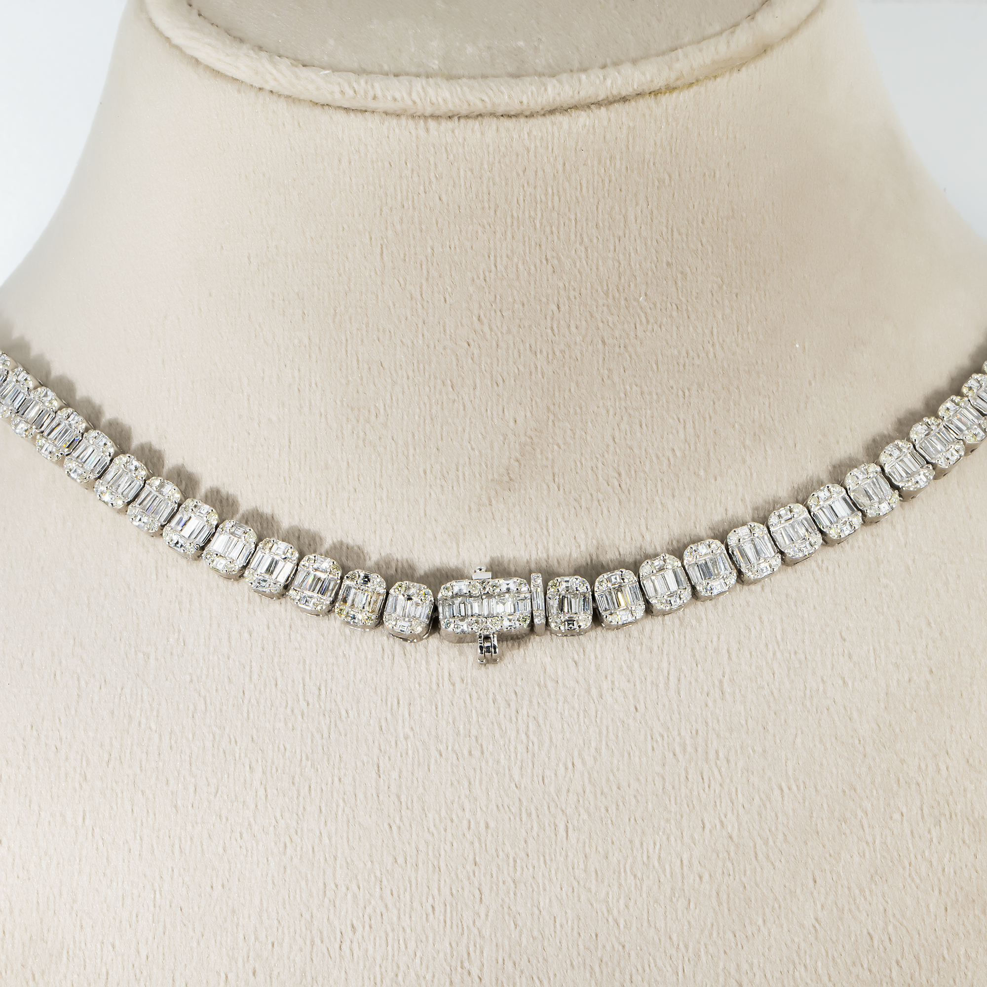 14K White Gold Round & Baguette Diamond Chain 19.13ct