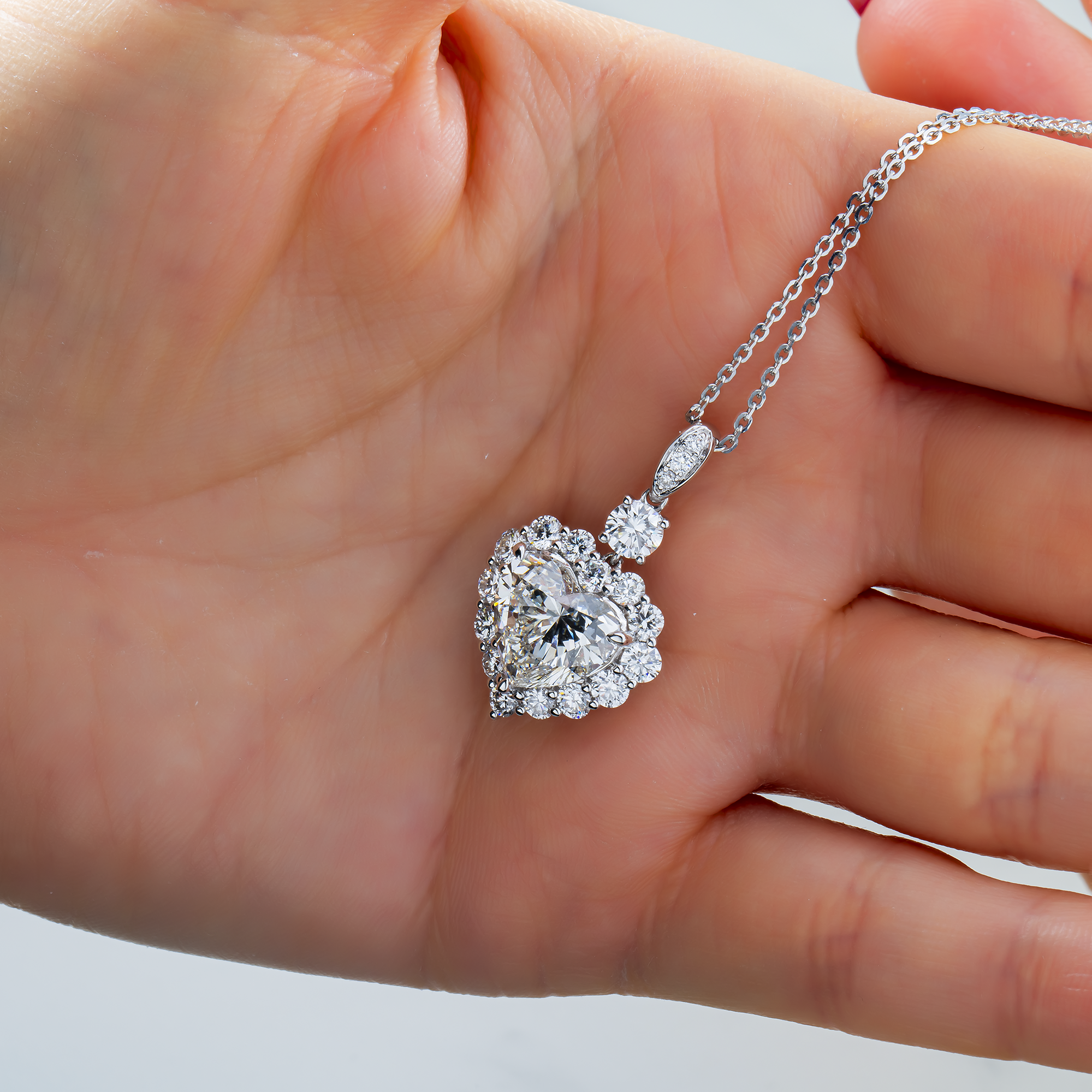 White Gold Heart & Diamond Necklace 5.88ct