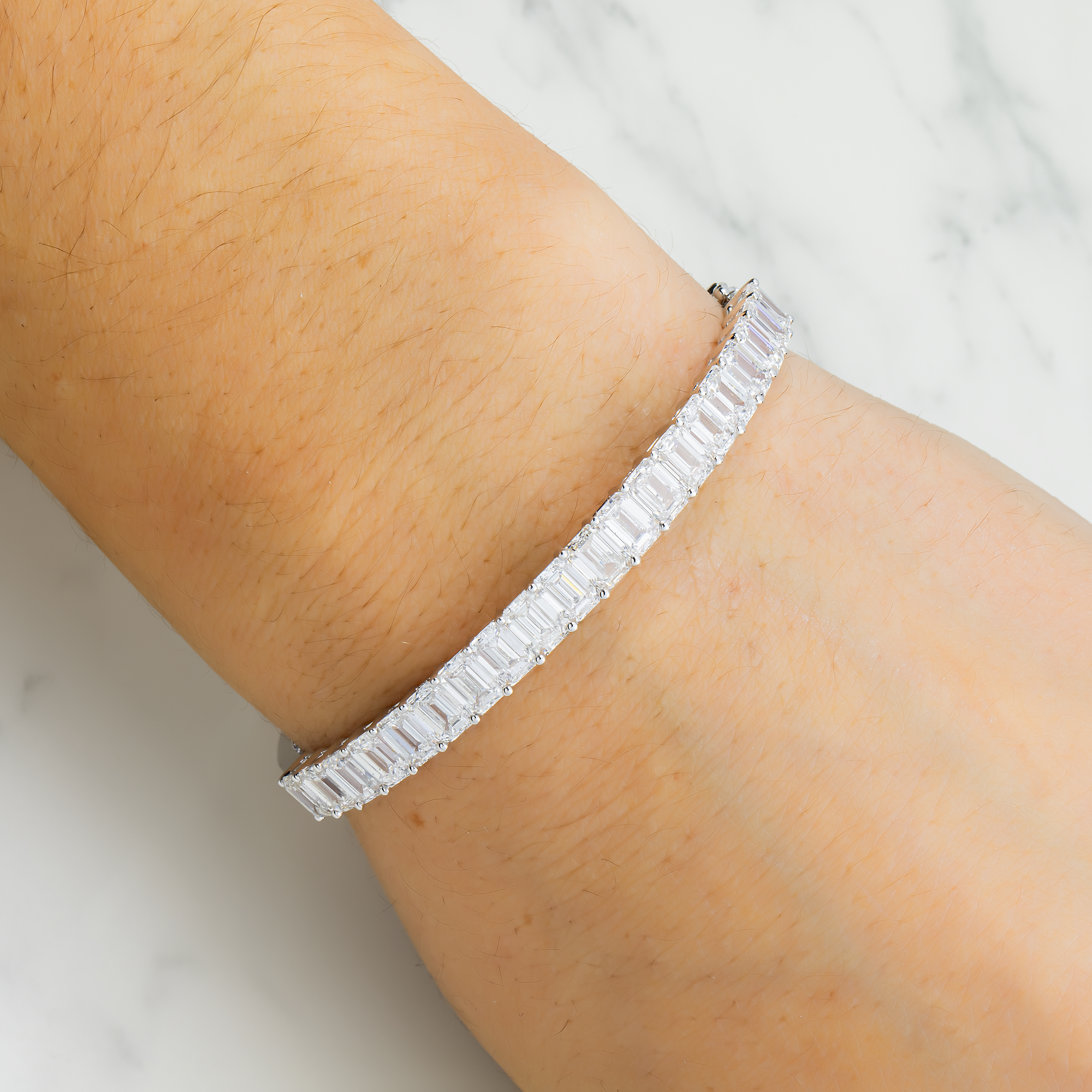 White Gold Emerald Bangle Bracelet 10.66ct