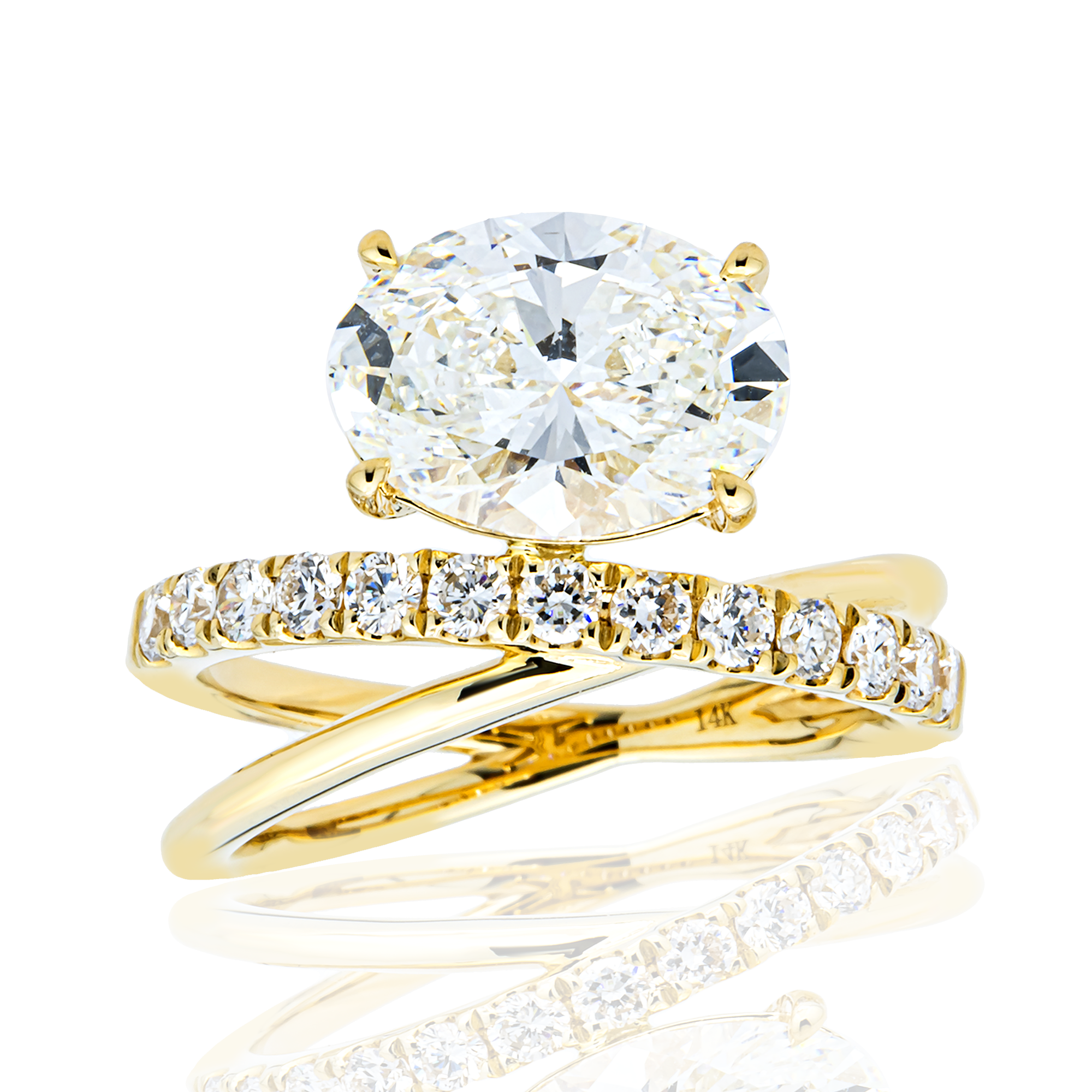 14K Yellow Gold 3.03ct Oval & Round Diamond Ring 3.5ctw