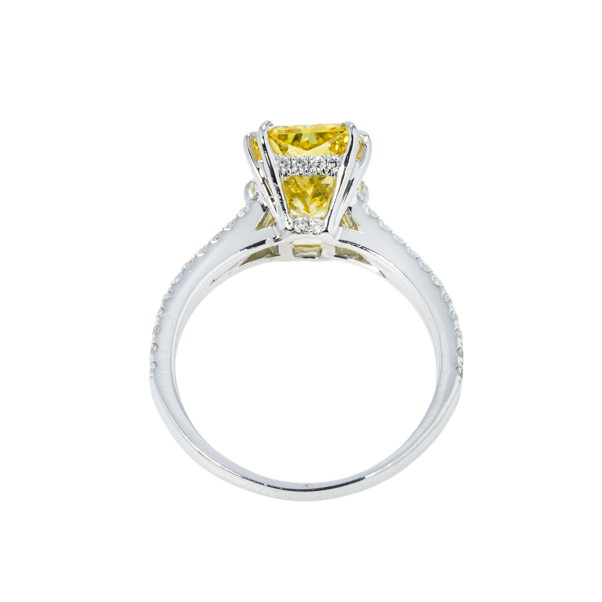18K White Gold 3.32Ct Radiant Cut Fvy Diamond Engagement Ring 3.83Ctw Bridal