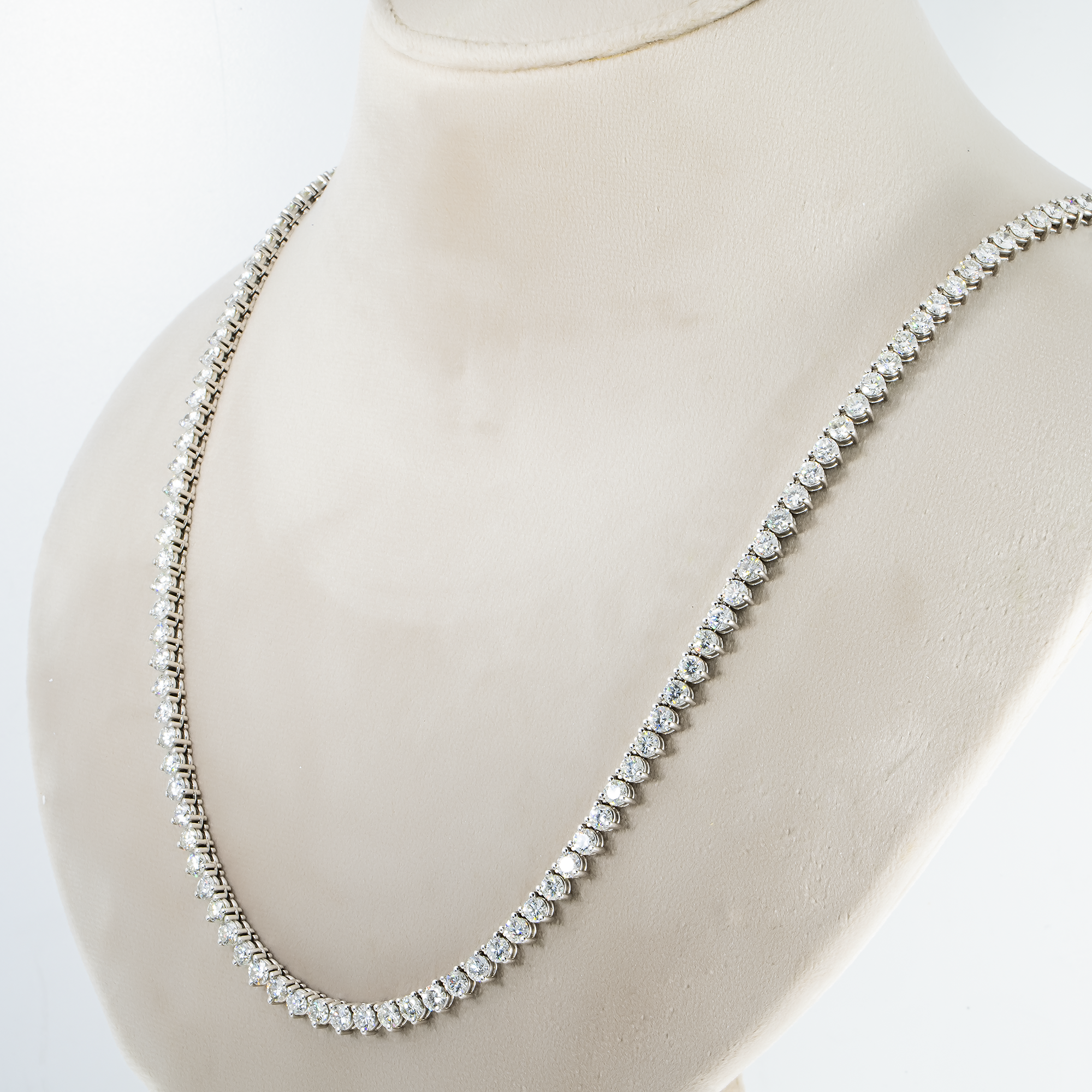 14K White Gold 3-Prong Round Diamond Tennis Chain 36.70Ct Chains