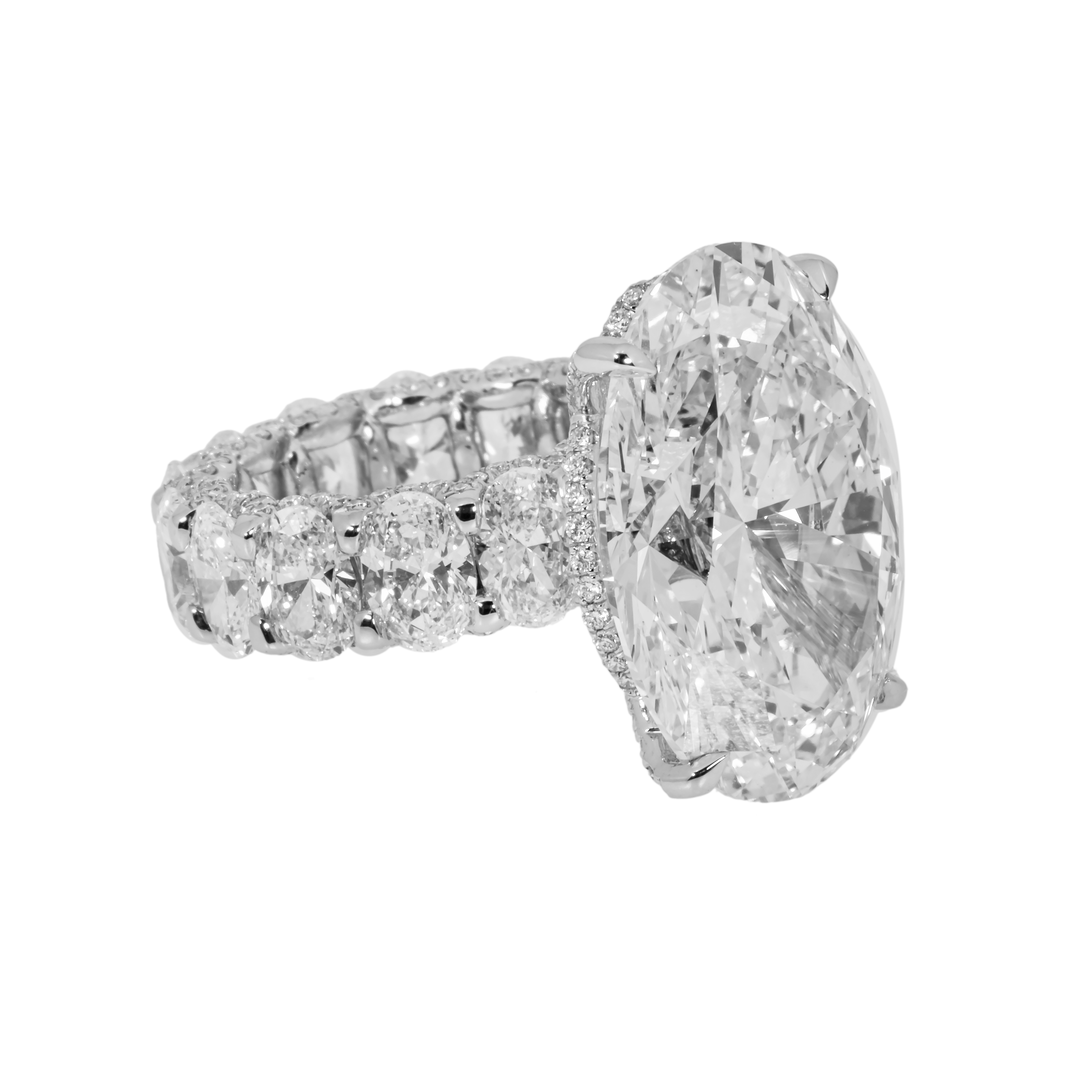 Platinum 22.10Ct Oval Cut Diamond Engagement Ring 30.51Ctw Bridal